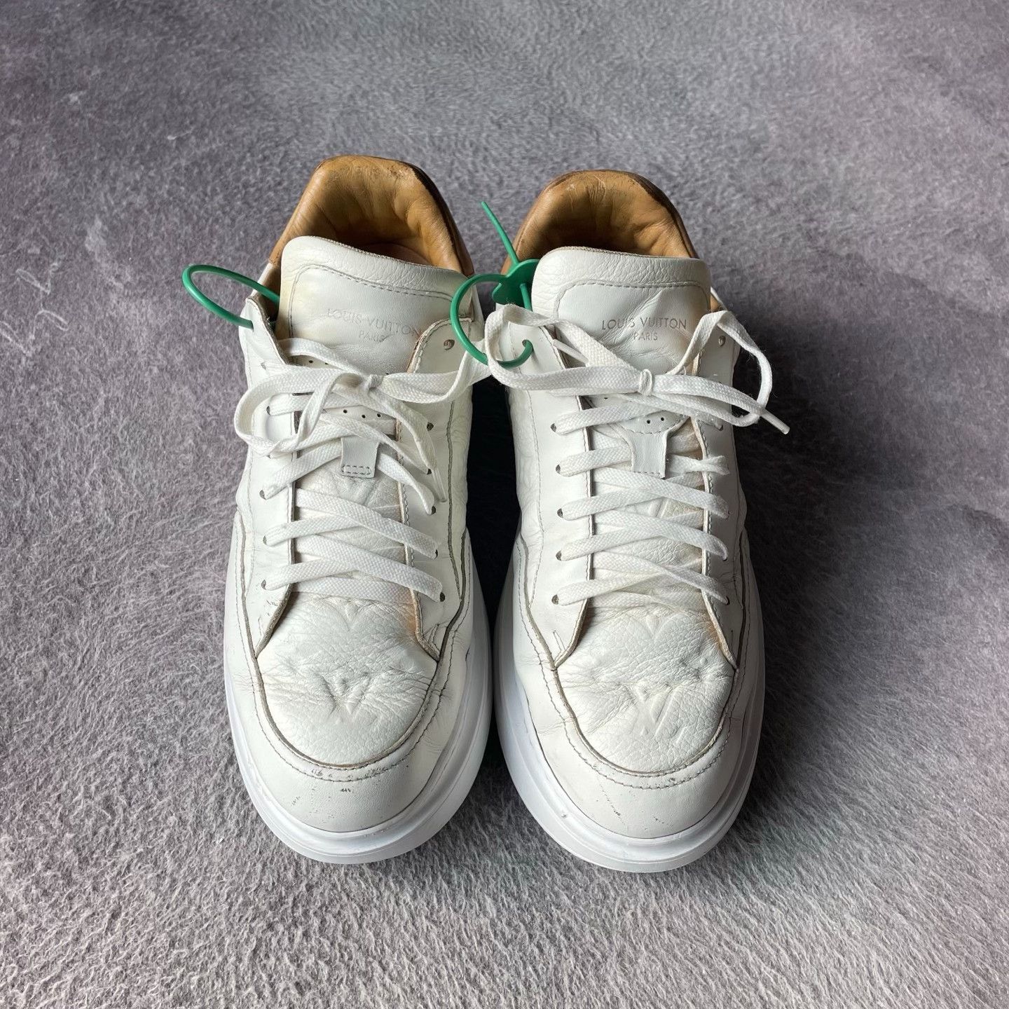Louis Vuitton Louis Vuitton White Lowtop Sneakers L Men Size US 10 / EU 43 - 2 Thumbnail