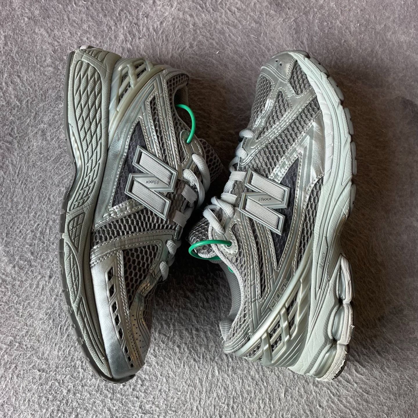 New Balance New Balance Silver Lowtop Sneakers M Men Size US 10 / EU 43 - 8 Thumbnail