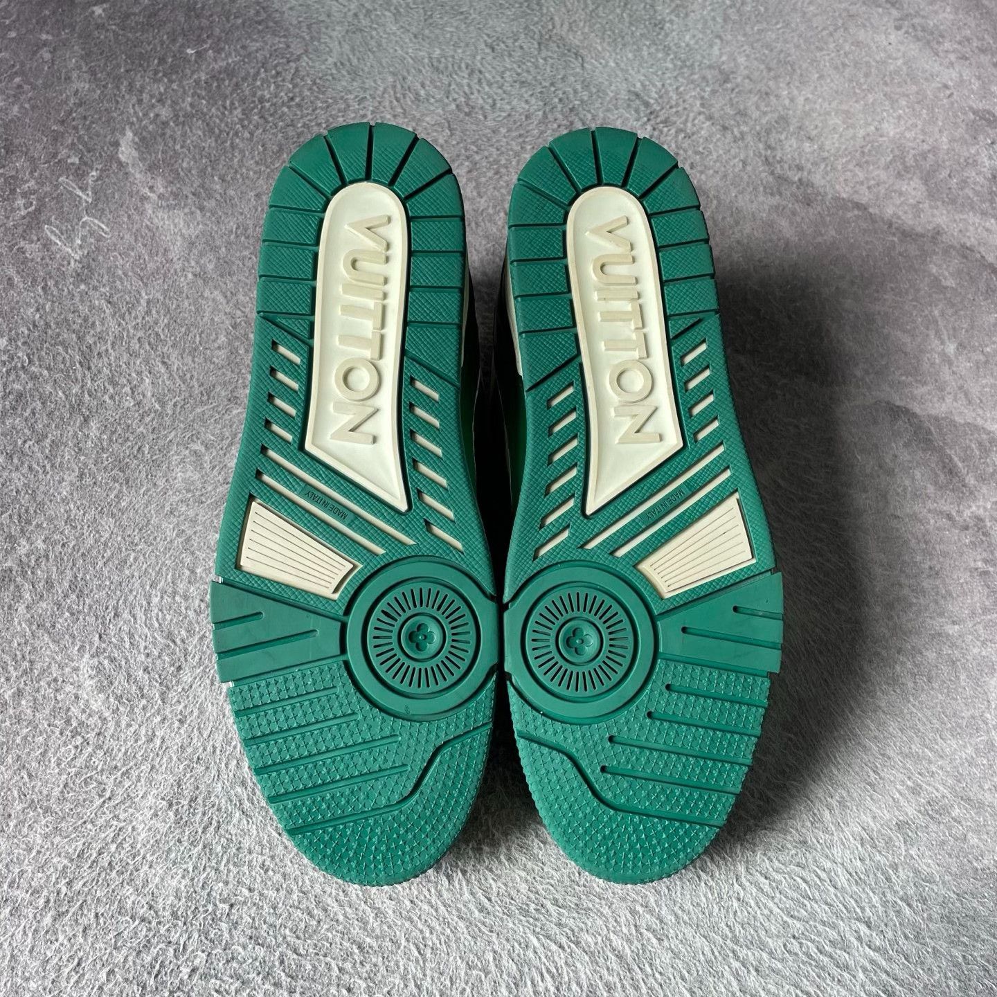 Louis Vuitton Louis Vuitton Training Green Lowtop Sneakers 44 Men Size US 10.5 / EU 43-44 - 4 Thumbnail