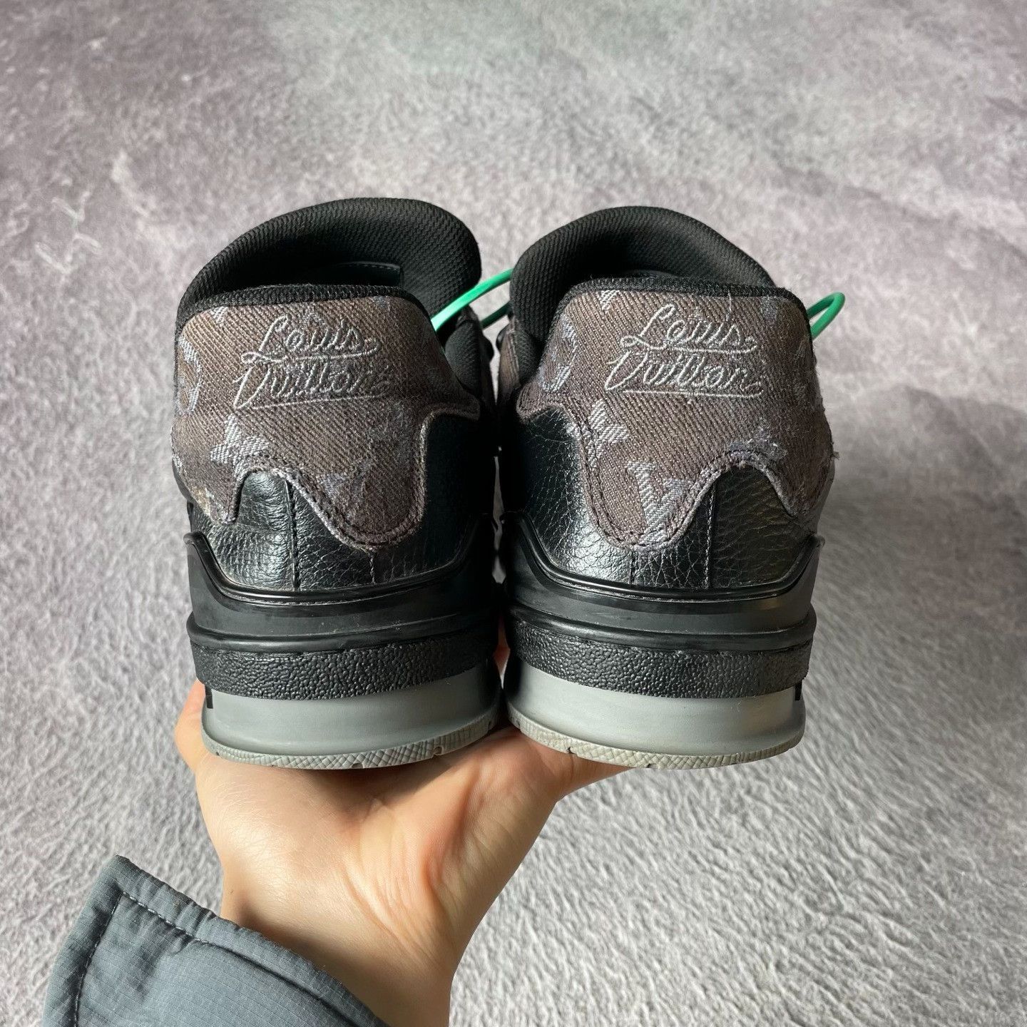 Louis Vuitton Louis Vuitton Collab Black Lowtop Sneakers 41 Men Size US 8.5 / EU 41-42 - 3 Thumbnail