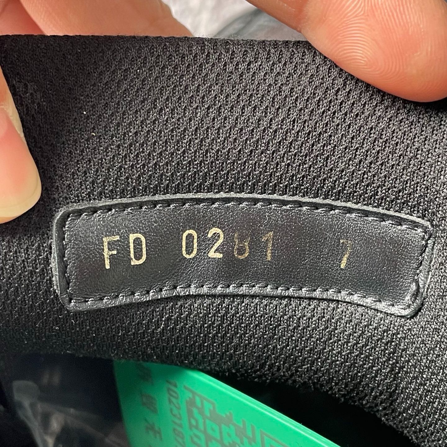 Louis Vuitton Louis Vuitton Collab Black Lowtop Sneakers 41 Men Size US 8.5 / EU 41-42 - 5 Thumbnail