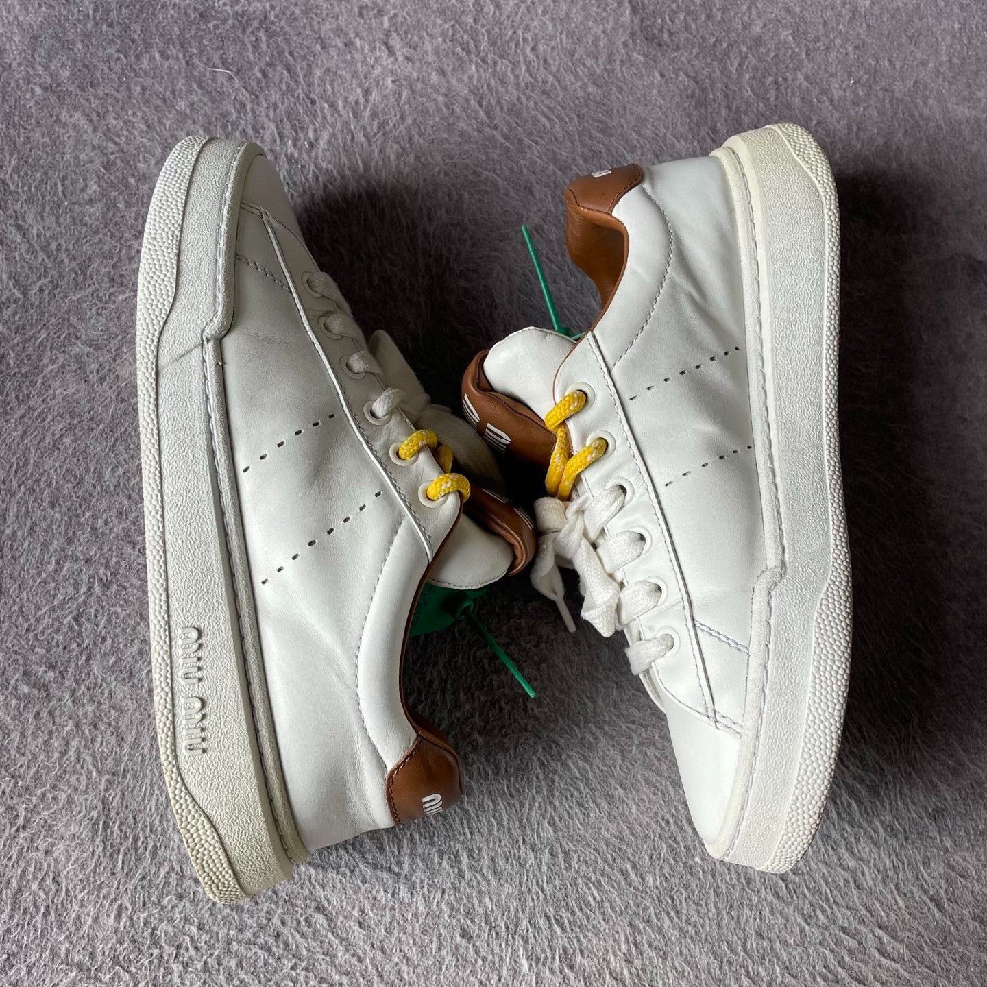 Nike Nike White Lowtop Sneakers L Men Size US 10 / EU 43 - 7 Thumbnail