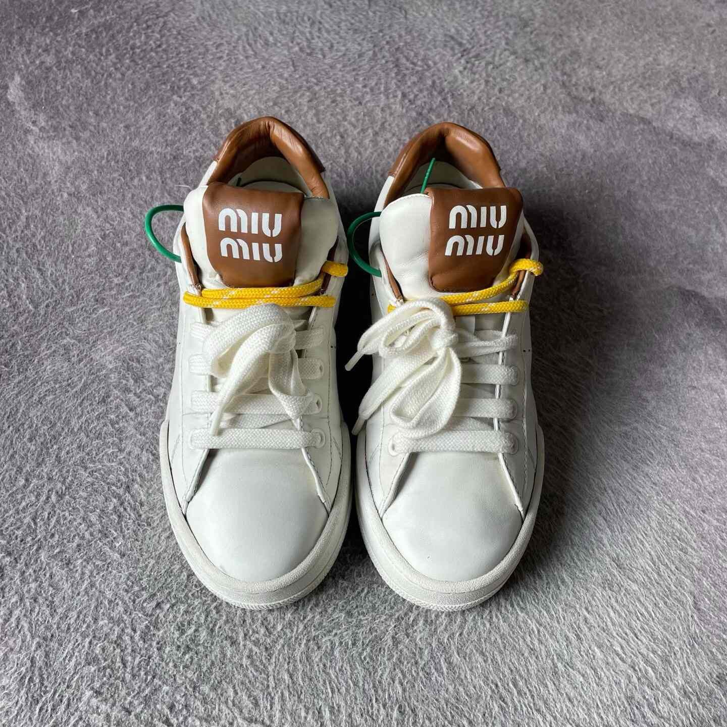 Nike Nike White Lowtop Sneakers L Men Size US 10 / EU 43 - 2 Thumbnail