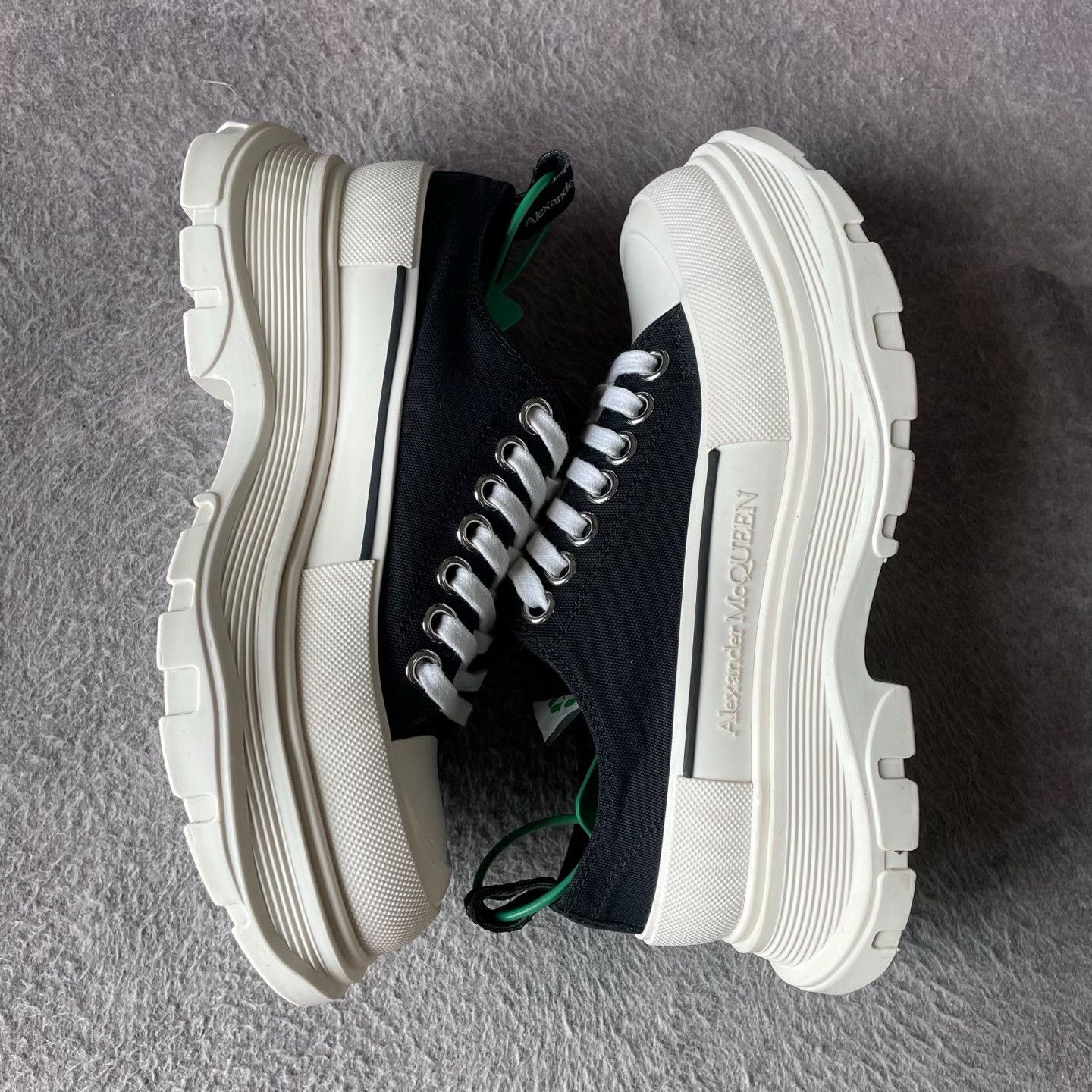 Alexander McQueen Alexander McQueen White Boots 37 Women Size US 6.5 / IT 36.5 - 7 Thumbnail