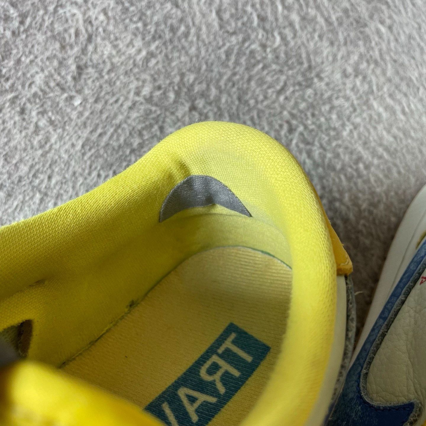 Nike Nike Yellow Lowtop Sneakers 43 Men Size US 10 / EU 43 - 8 Thumbnail