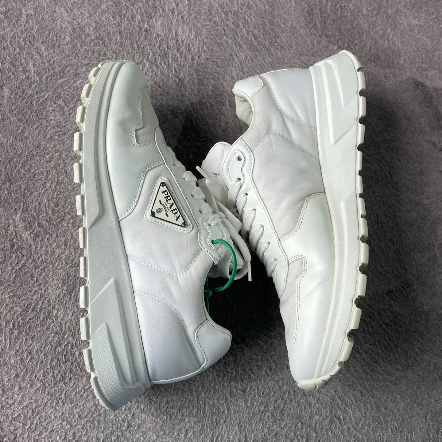 Prada Prada White Lowtop Sneakers 42 Men Size US 9 / EU 42 - 7 Thumbnail