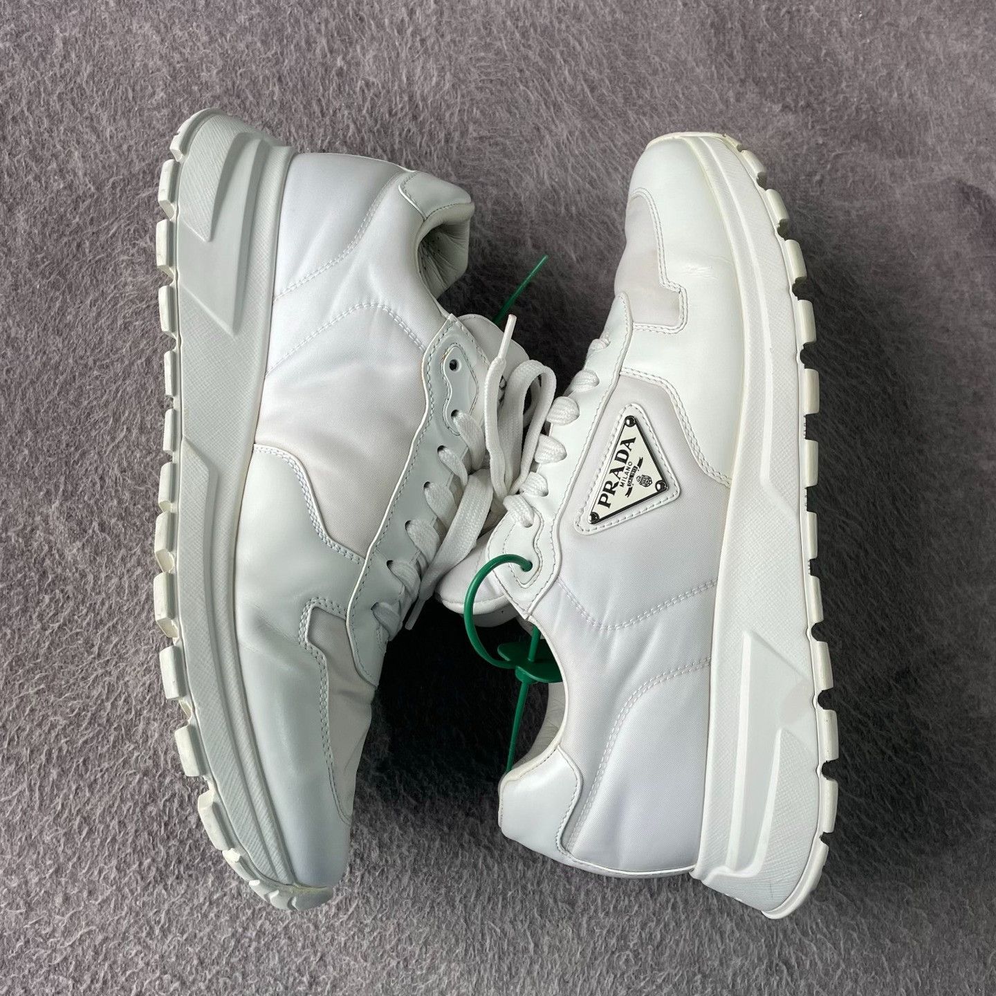 Prada Prada White Lowtop Sneakers 42 Men Size US 9 / EU 42 - 8 Thumbnail