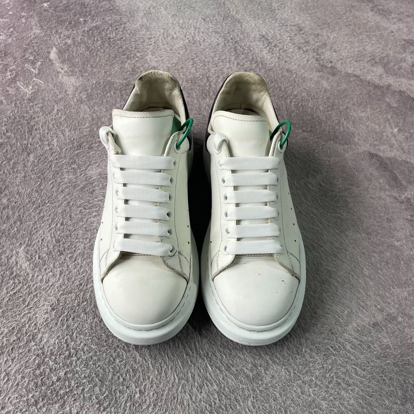 Alexander McQueen Alexander McQueen White Lowtop Sneakers 40 Women Size US 9 / IT 39 - 2 Thumbnail