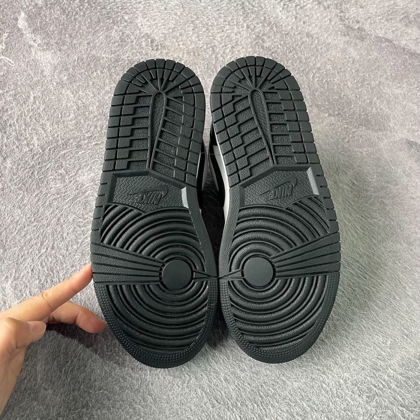 Nike Nike Black Lowtop Sneakers 37 Men Size US 5 / EU 37 - 4 Thumbnail