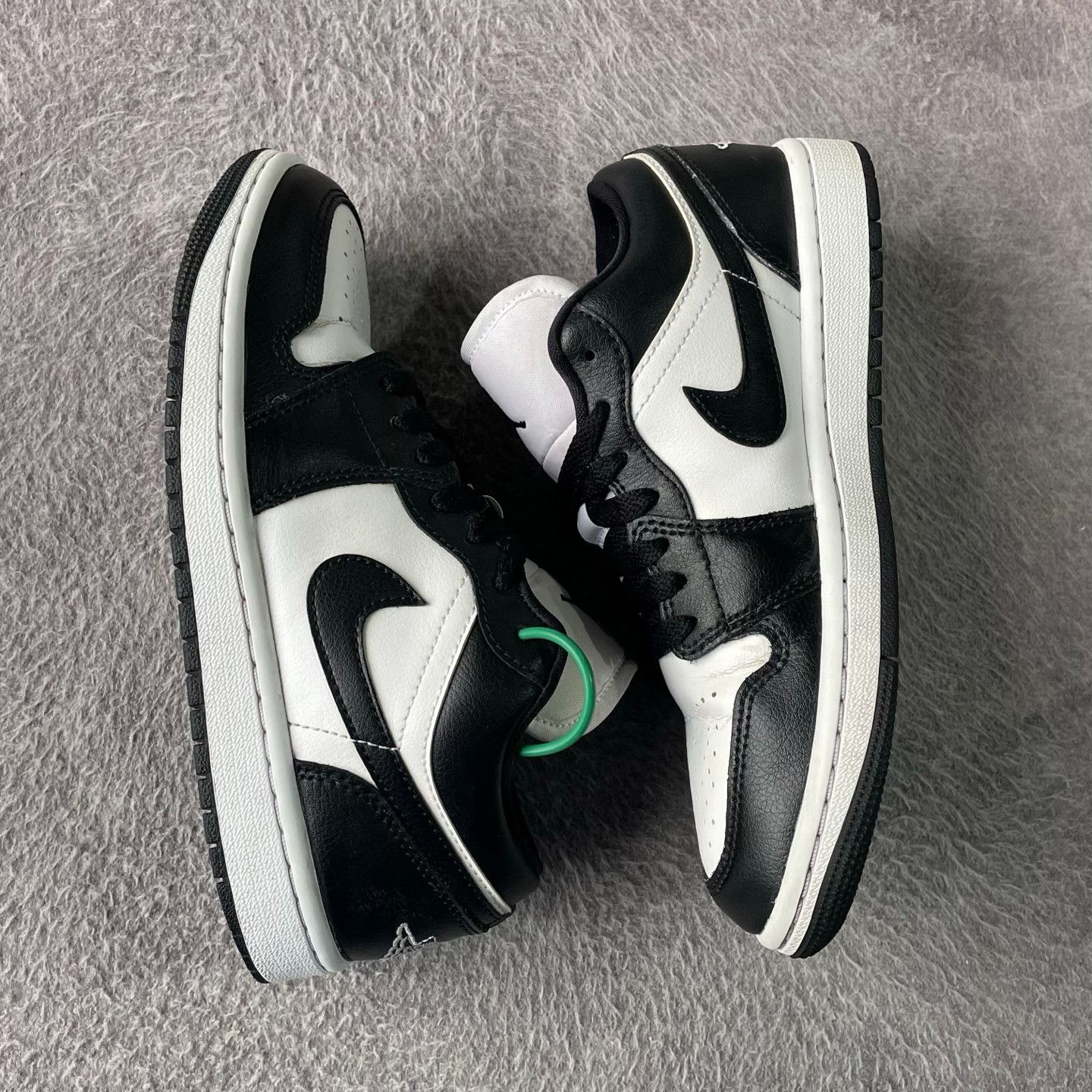 Nike Nike Black Lowtop Sneakers 37 Men Size US 5 / EU 37 - 7 Thumbnail