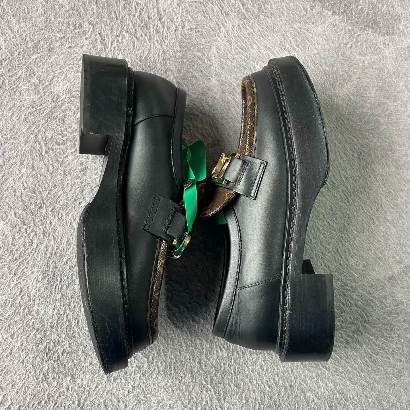Louis Vuitton Louis Vuitton Black Lowtop Sneakers 36 Women Size US 6 / IT 36 - 7 Thumbnail