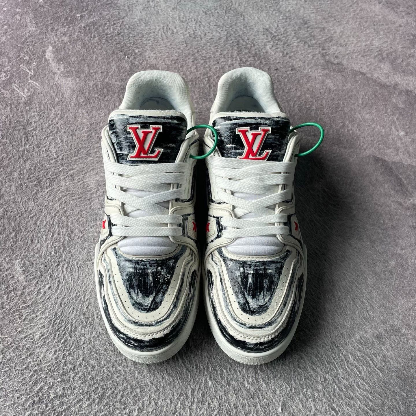 Louis Vuitton Louis Vuitton Training Black Lowtop Sneakers 43 Men Size US 10 / EU 43 - 2 Thumbnail