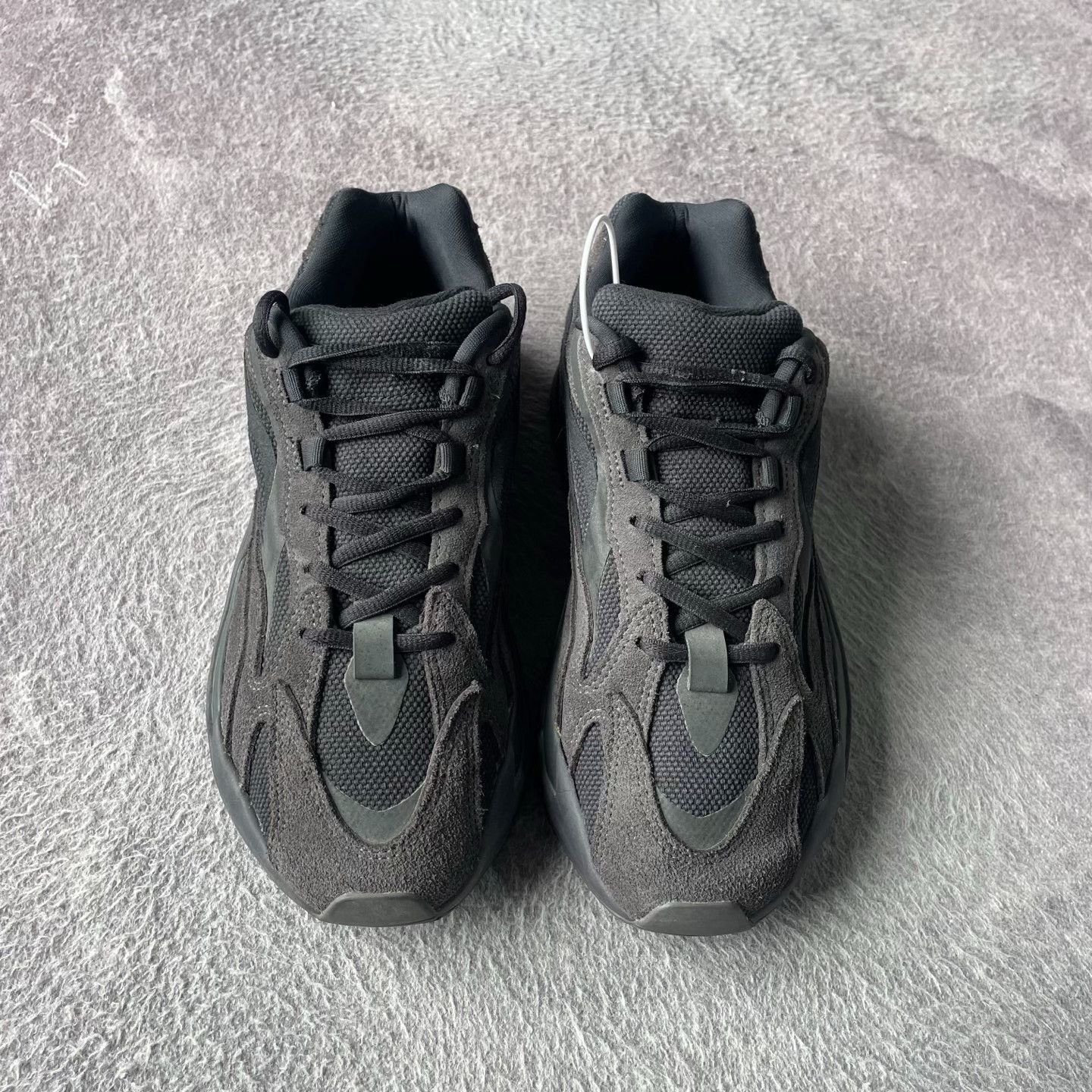 Yeezy Yeezy Black Lowtop Sneakers 41 Men Size US 8.5 / EU 41-42 - 2 Thumbnail