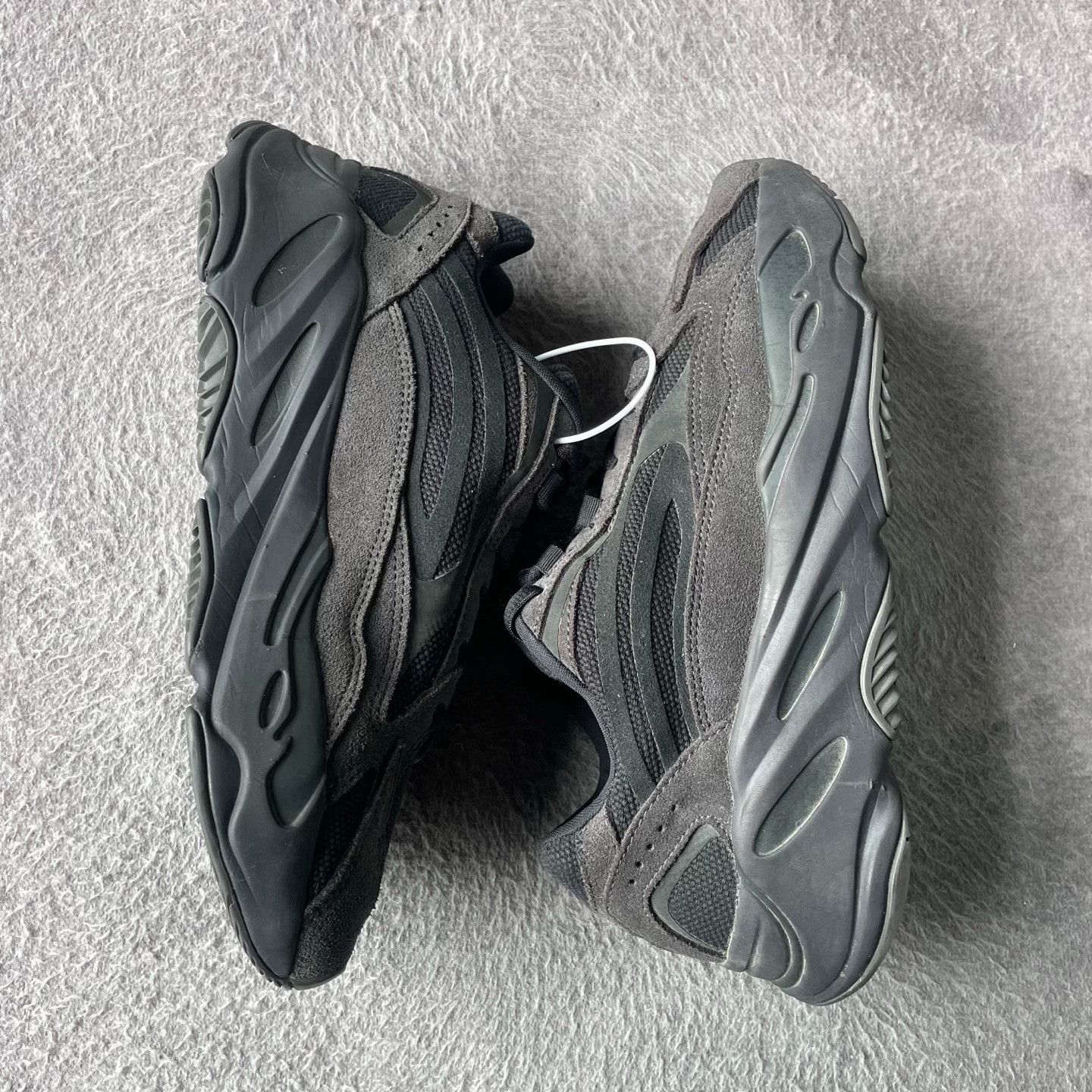 Yeezy Yeezy Black Lowtop Sneakers 41 Men Size US 8.5 / EU 41-42 - 7 Thumbnail