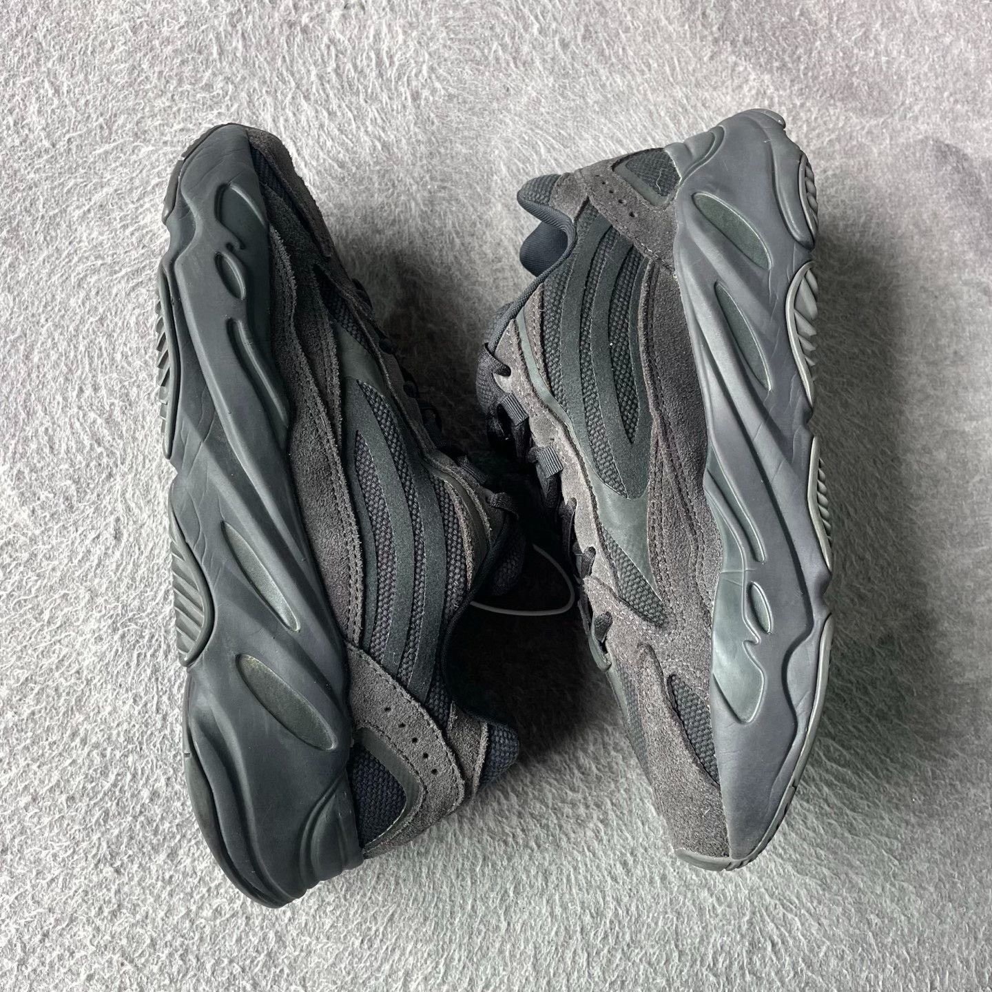 Yeezy Yeezy Black Lowtop Sneakers 41 Men Size US 8.5 / EU 41-42 - 6 Thumbnail