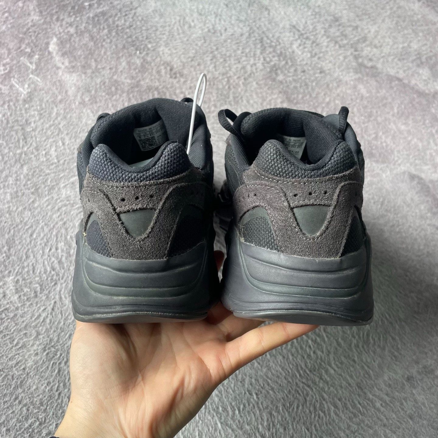 Yeezy Yeezy Black Lowtop Sneakers 41 Men Size US 8.5 / EU 41-42 - 3 Thumbnail