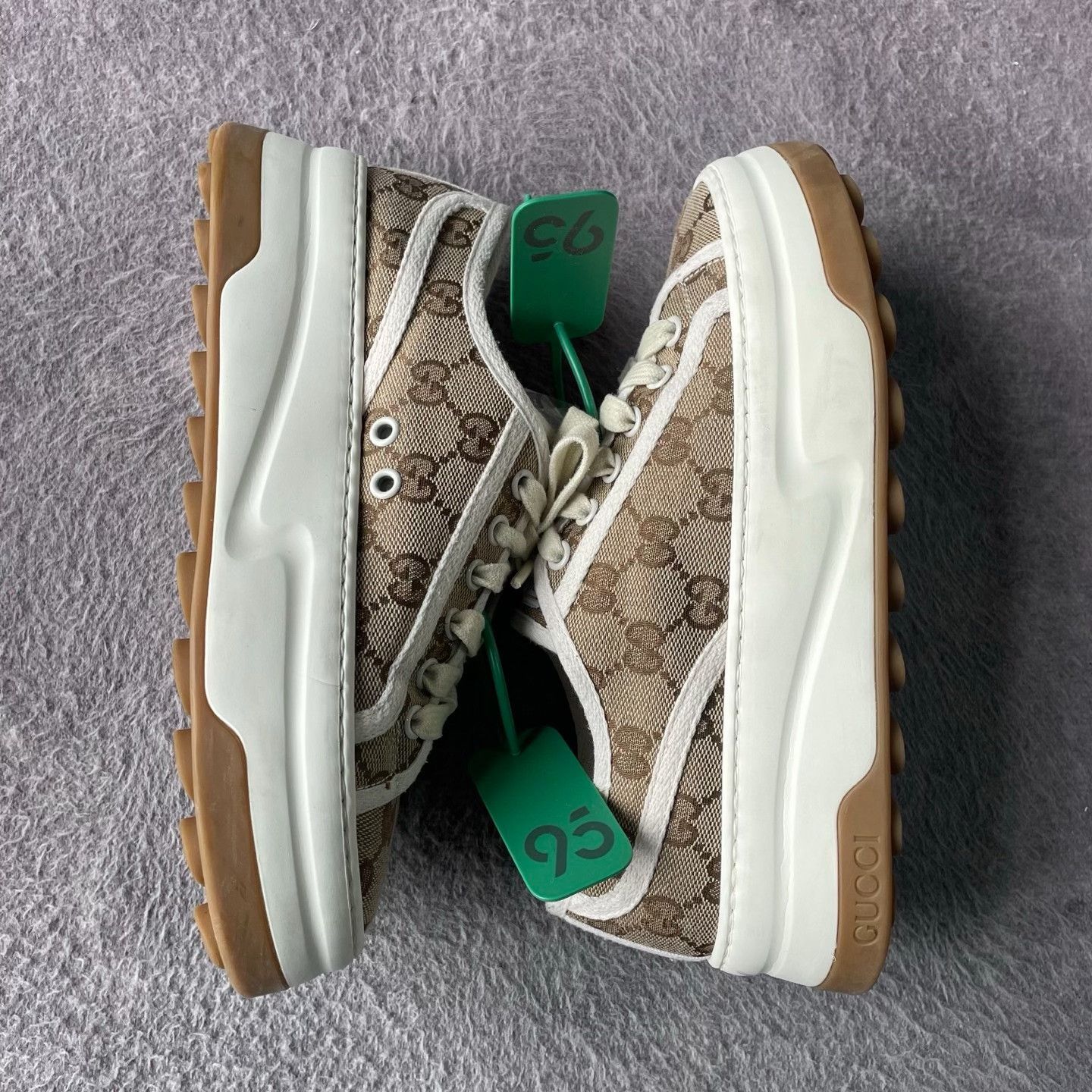 Gucci Gucci White Lowtop Sneakers 36.5 Women Size US 6 / IT 36 - 8 Thumbnail