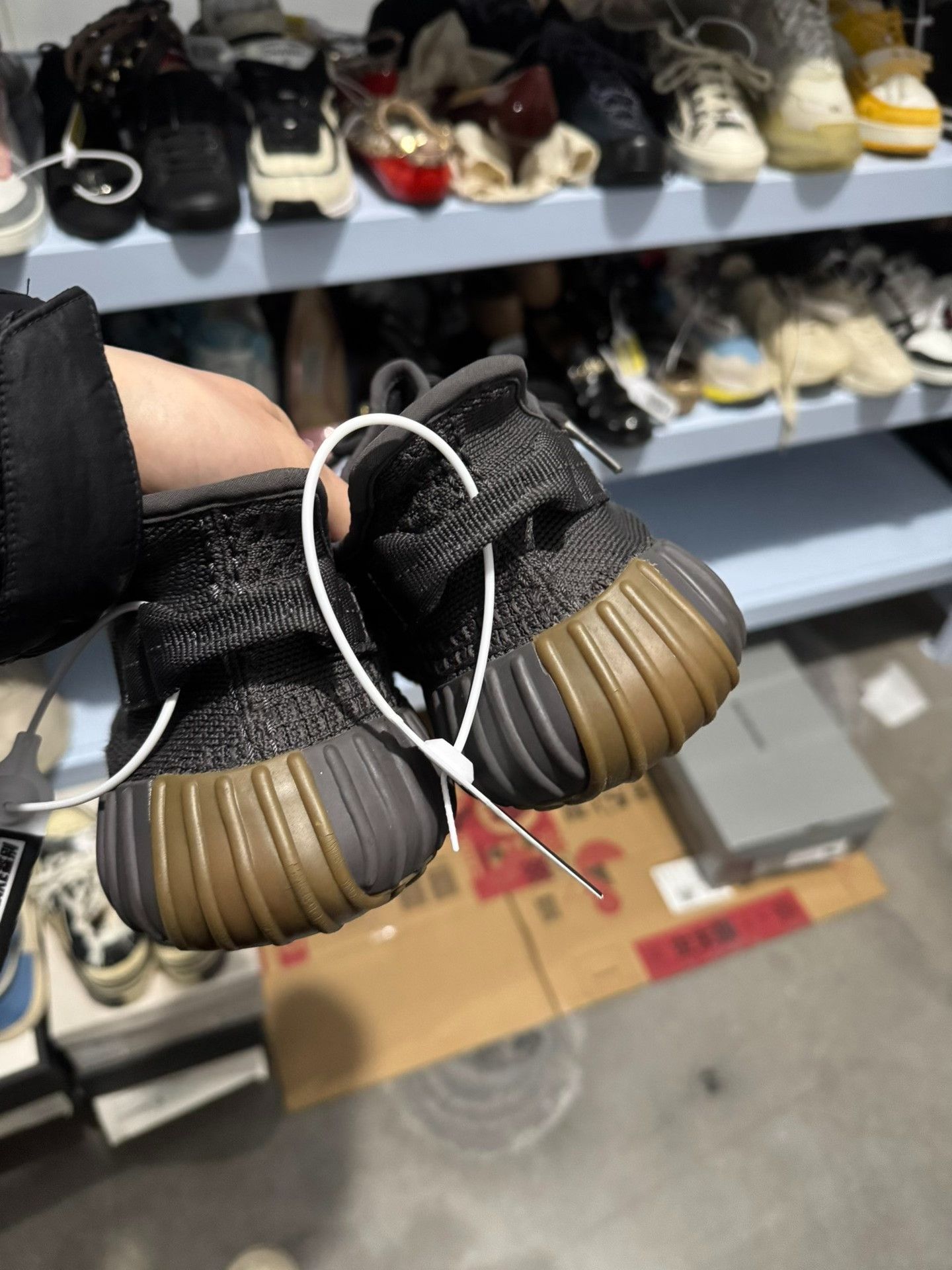 Yeezy Yeezy Black Lowtop Sneakers 44 Men Size US 10.5 / EU 43-44 - 4 Thumbnail