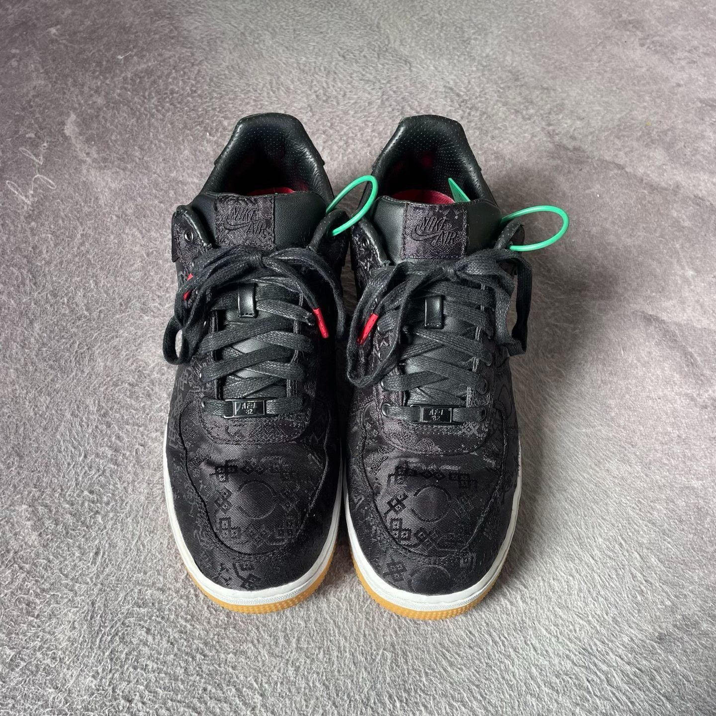 Nike Nike Silk Black Lowtop Sneakers 44.5 Men Size US 11 / EU 44 - 2 Thumbnail