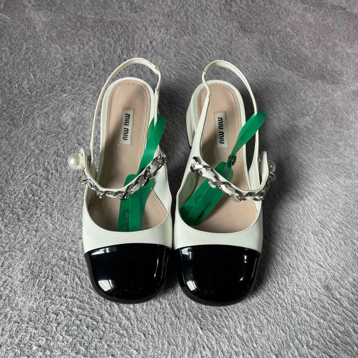 Miu Miu Miu Miu White Sandals 35 Women Size US 5 / IT 35 - 2 Thumbnail
