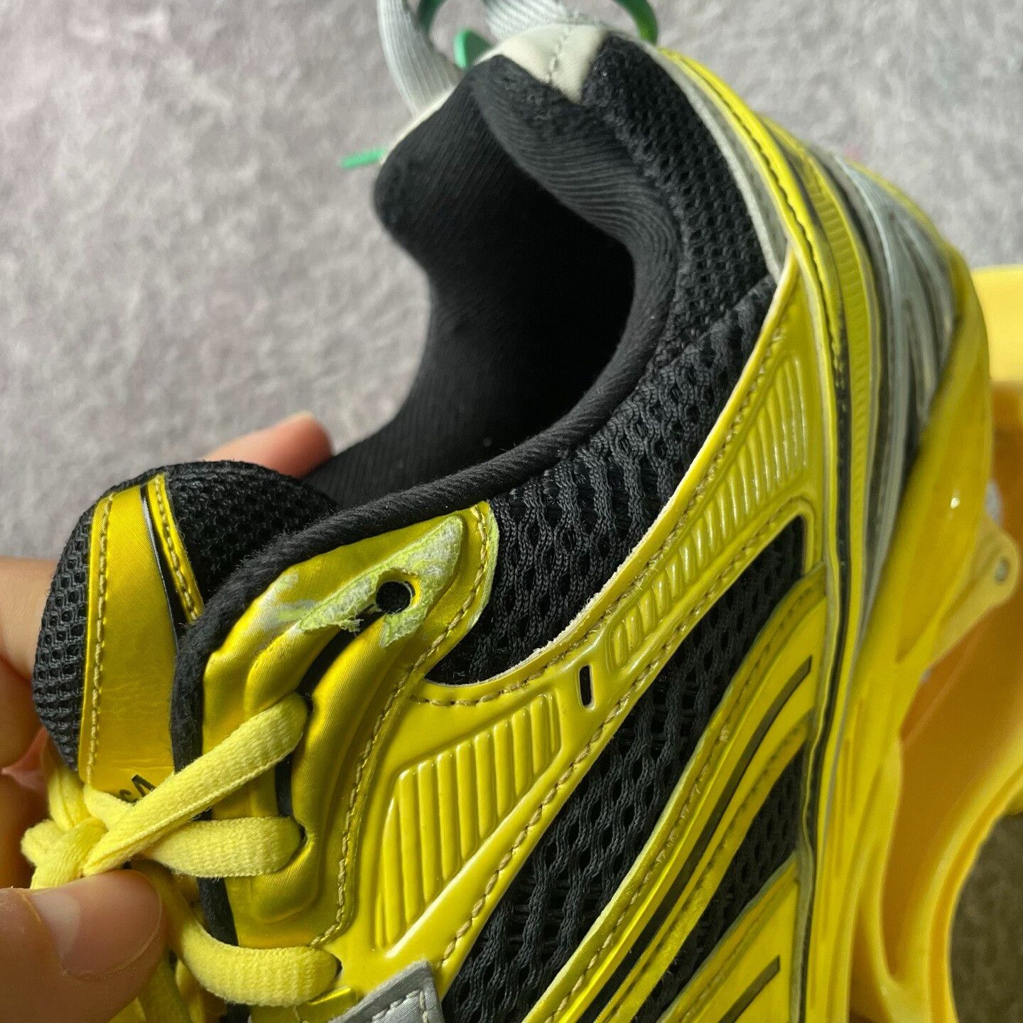 Balenciaga Balenciaga Yellow Lowtop Sneakers 43 Men Size US 10 / EU 43 - 9 Thumbnail