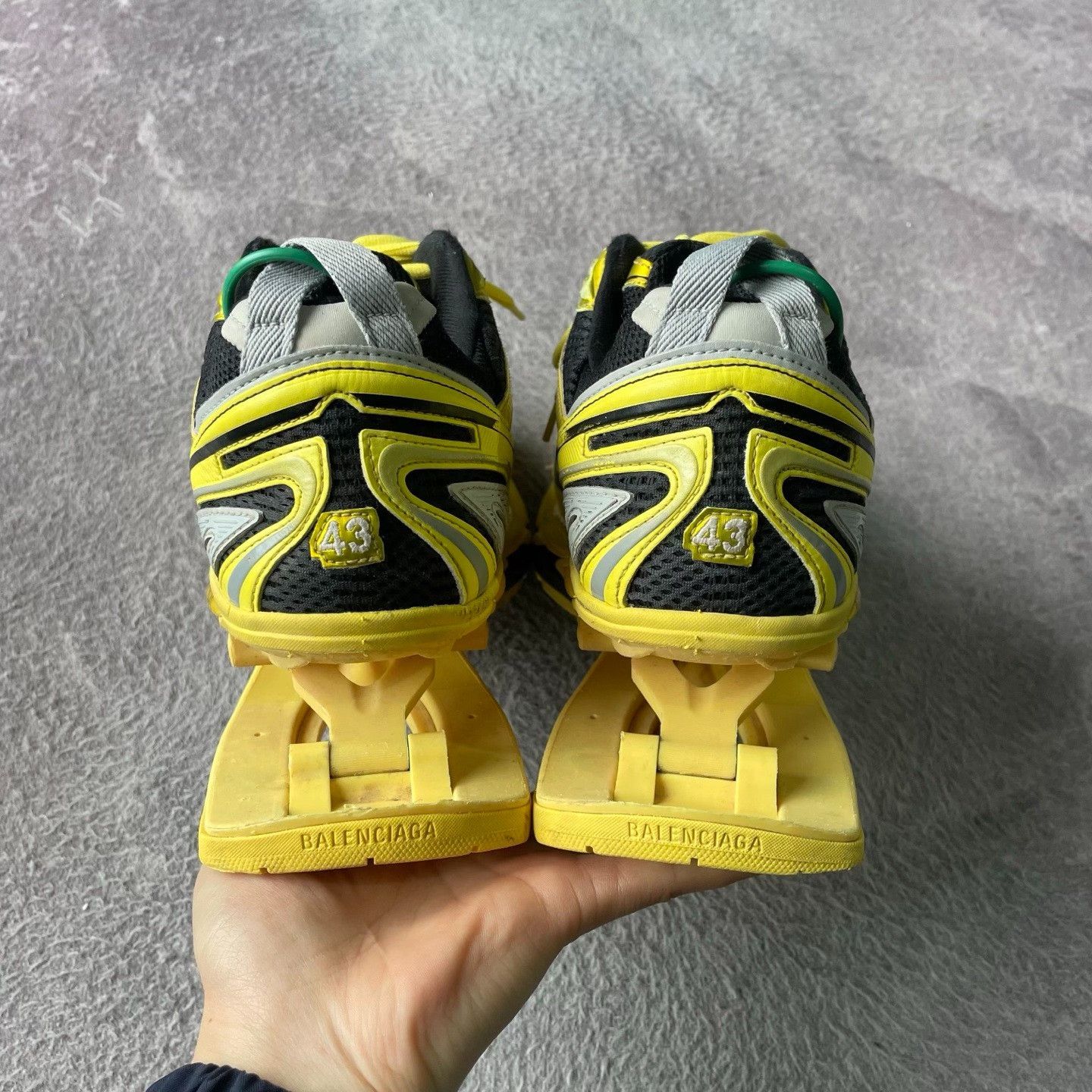 Balenciaga Balenciaga Yellow Lowtop Sneakers 43 Men Size US 10 / EU 43 - 3 Thumbnail