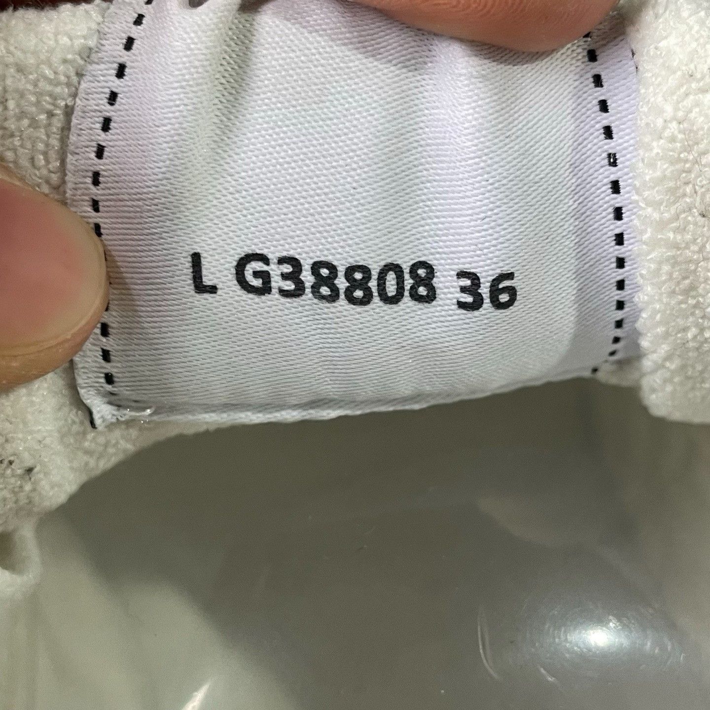 Chanel Chanel White Lowtop Sneakers 22 Women Size US 8 / IT 38 - 6 Thumbnail