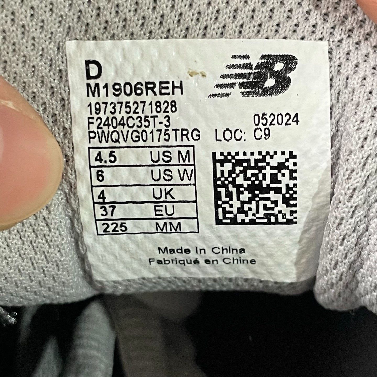 New Balance New Balance Silver Lowtop Sneakers M Men Size US 10 / EU 43 - 5 Thumbnail
