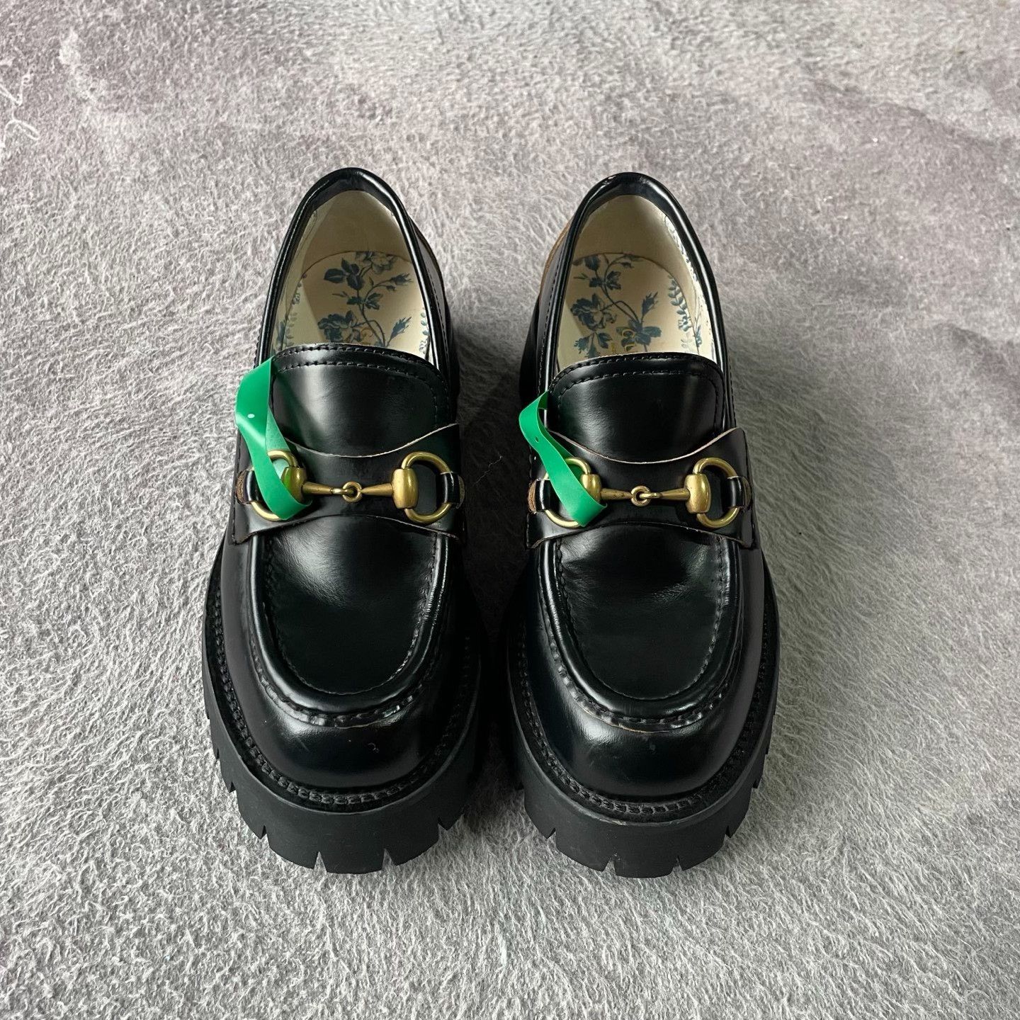 Gucci Gucci Black Lowtop Sneakers 35 Women Size US 5 / IT 35 - 2 Thumbnail