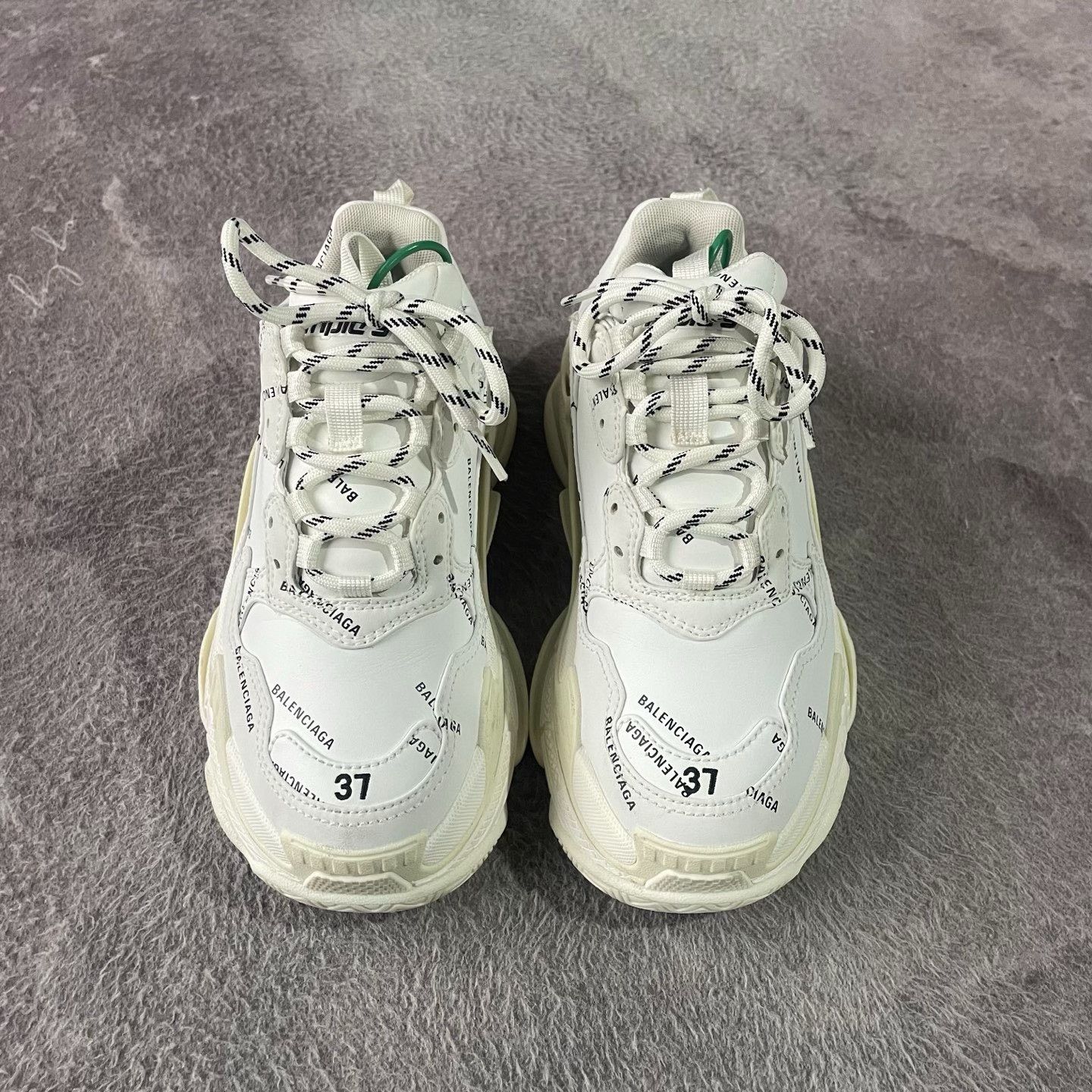 Balenciaga Balenciaga White Lowtop Sneakers S Women Size US 6 / IT 36 - 2 Thumbnail