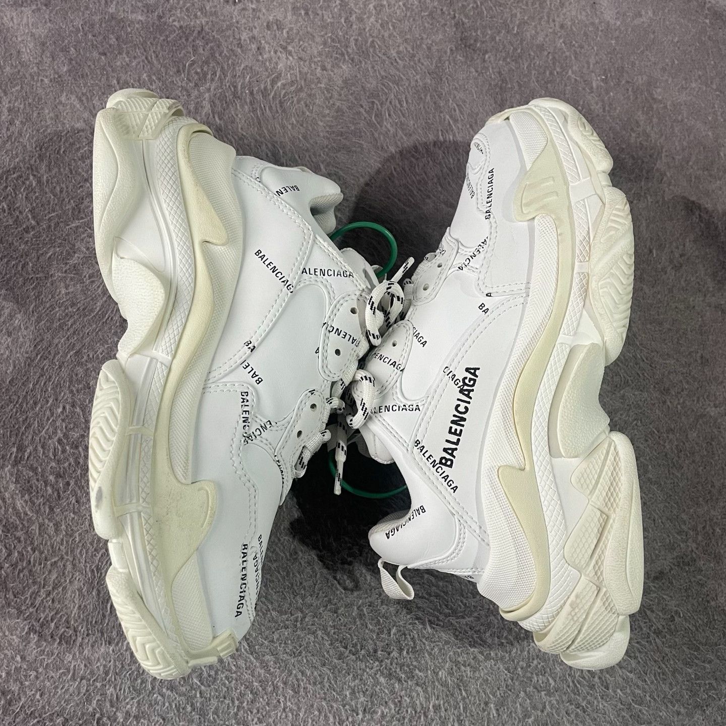 Balenciaga Balenciaga White Lowtop Sneakers S Women Size US 6 / IT 36 - 8 Thumbnail