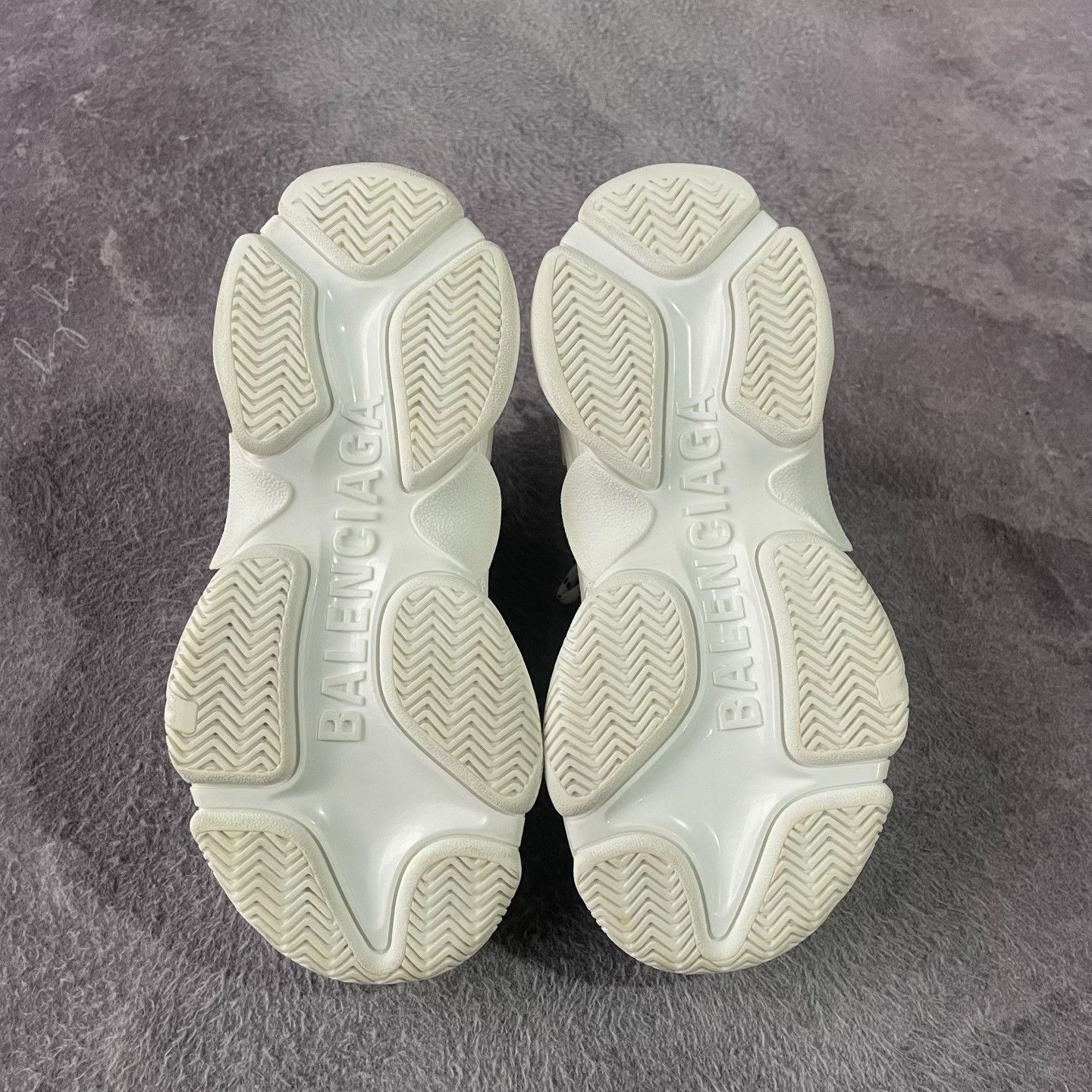 Balenciaga Balenciaga White Lowtop Sneakers S Women Size US 6 / IT 36 - 4 Thumbnail