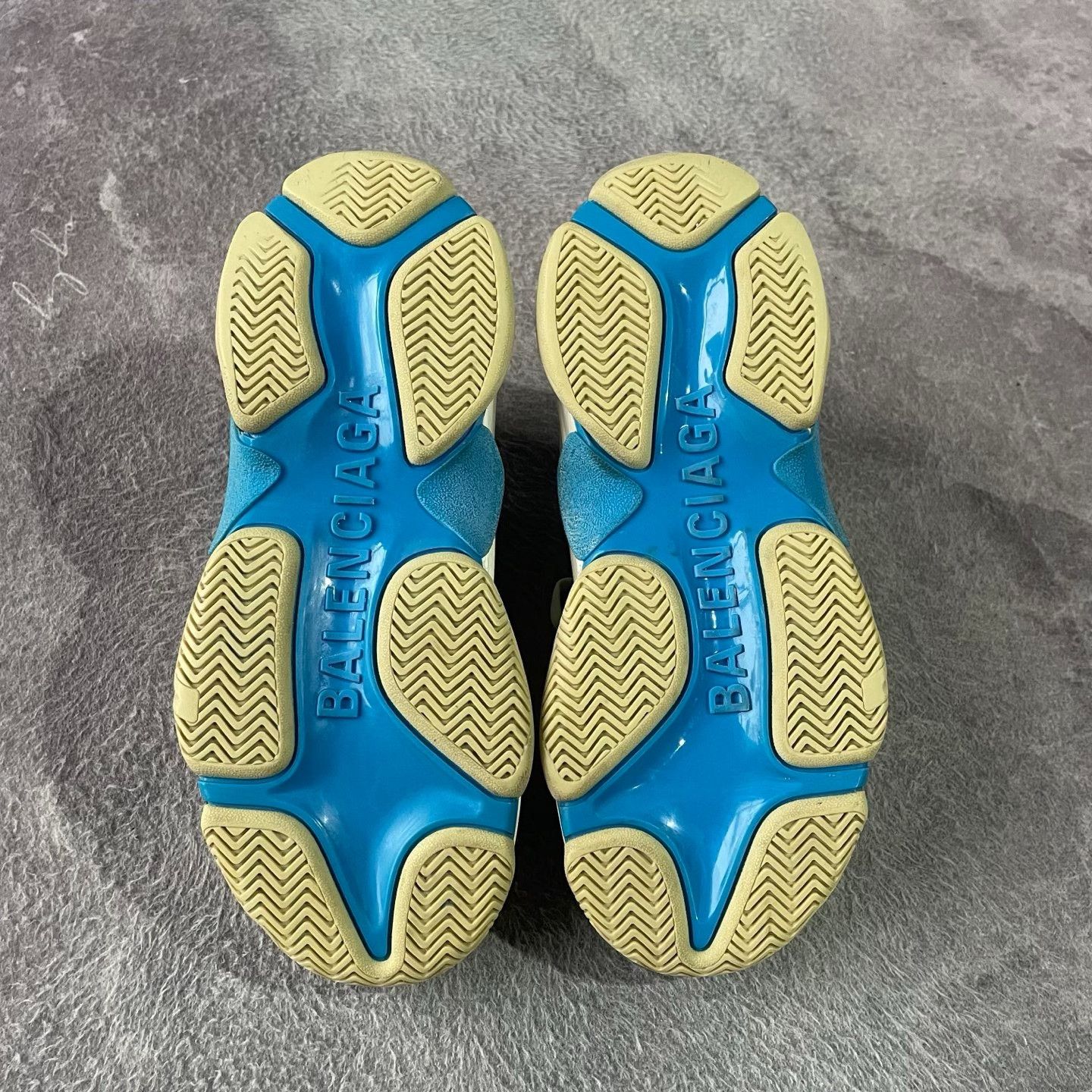 Balenciaga Balenciaga Blue Lowtop Sneakers S Men Size US 10 / EU 43 - 4 Thumbnail