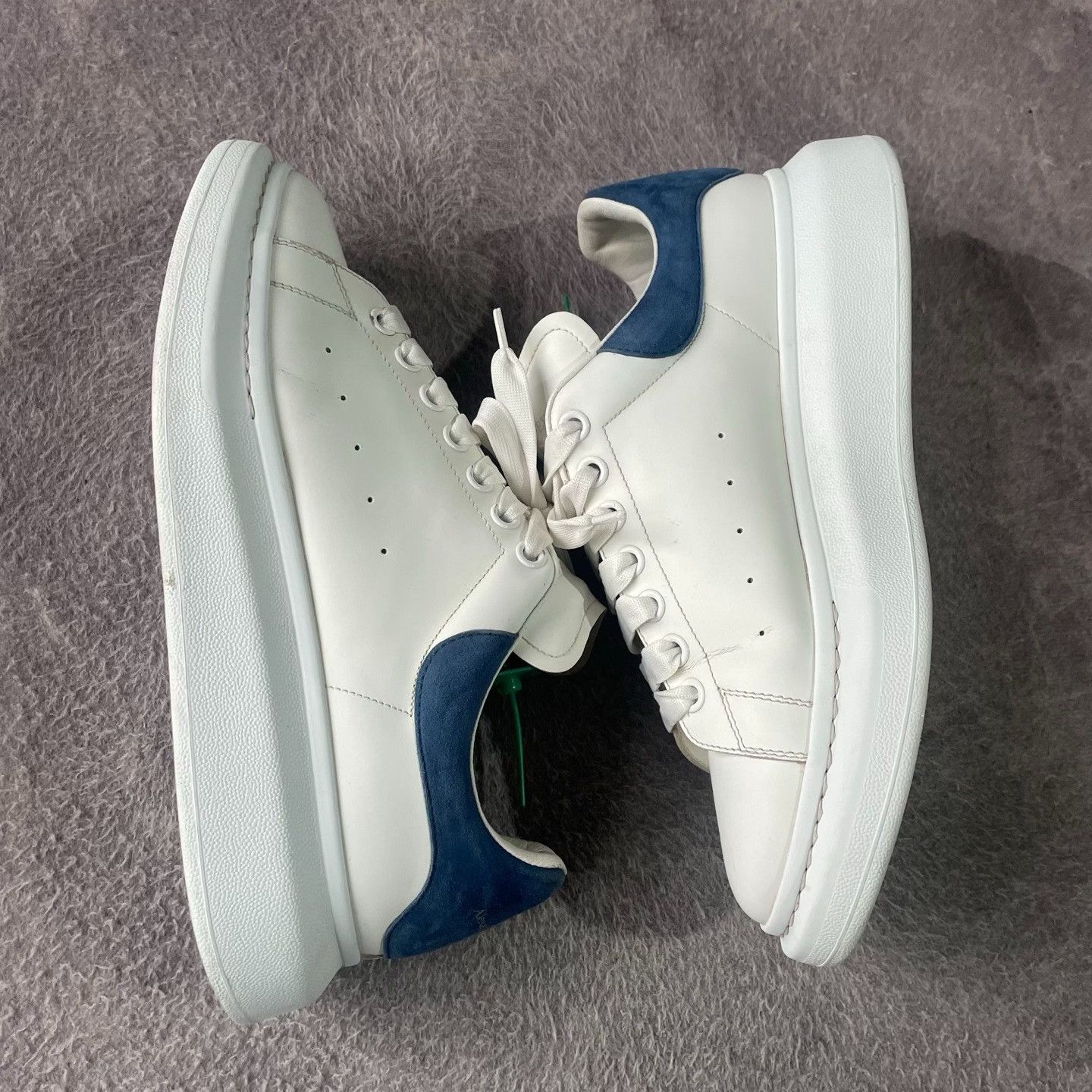 Alexander McQueen Alexander McQueen Suede White Lowtop Sneakers 44 Men Size US 10.5 / EU 43-44 - 6 Thumbnail