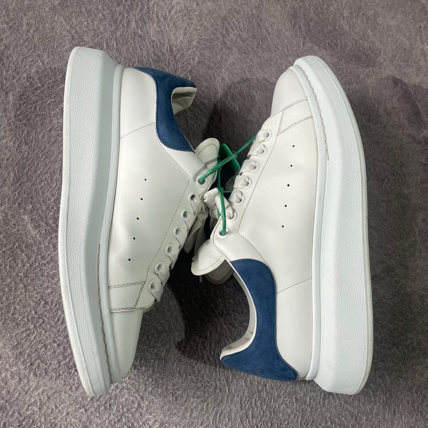 Alexander McQueen Alexander McQueen Suede White Lowtop Sneakers 44 Men Size US 10.5 / EU 43-44 - 7 Thumbnail