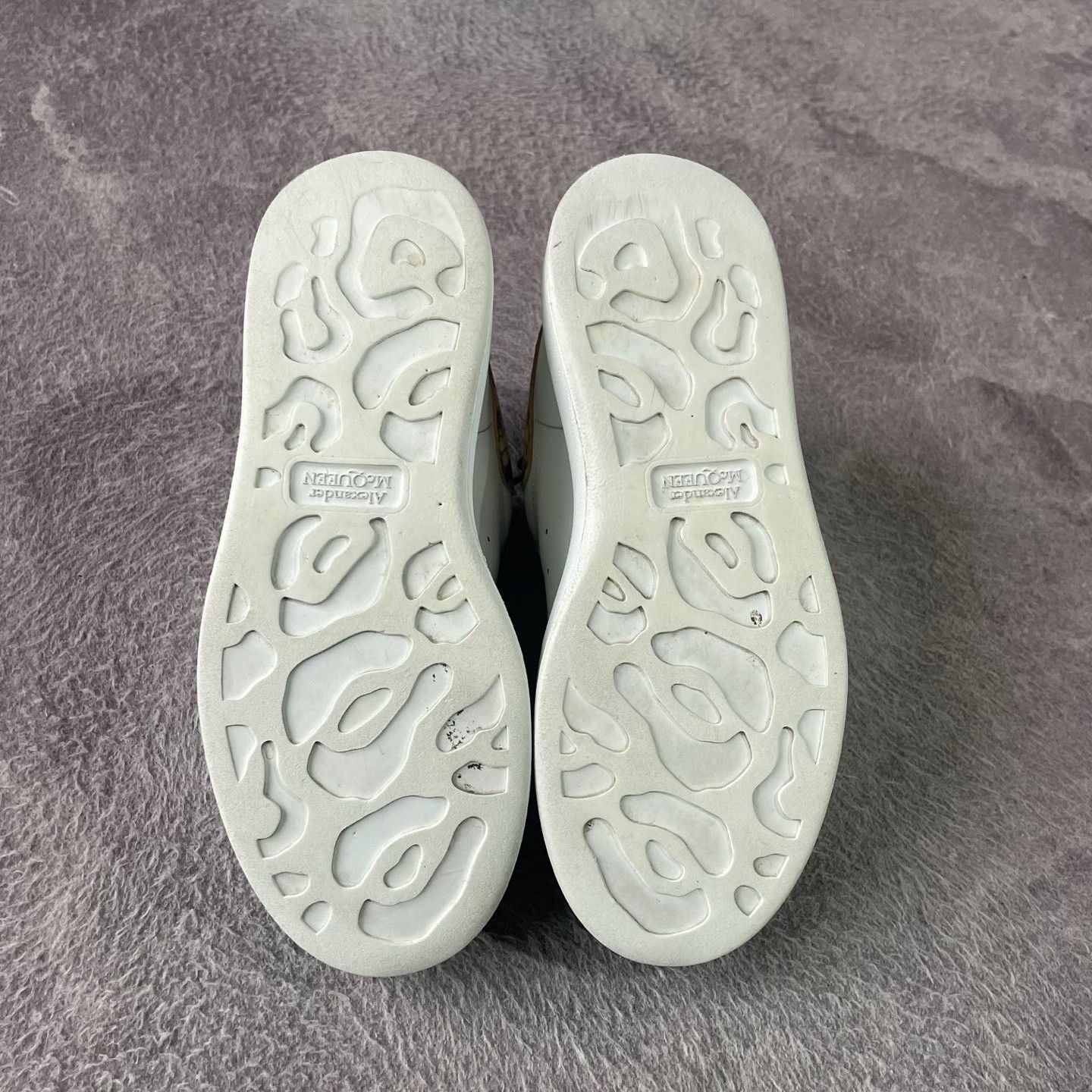 Alexander McQueen Alexander McQueen Animal Print White Lowtop Sneakers Women Size US 5 / IT 35 - 4 Thumbnail