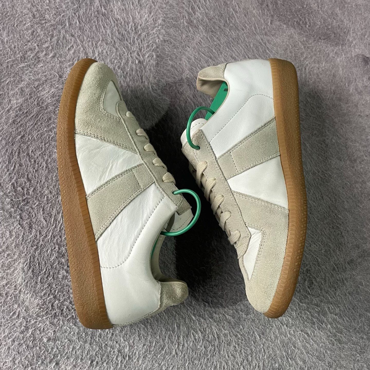 Alexander McQueen Alexander McQueen White Lowtop Sneakers S Women Size US 6 / IT 36 - 6 Thumbnail