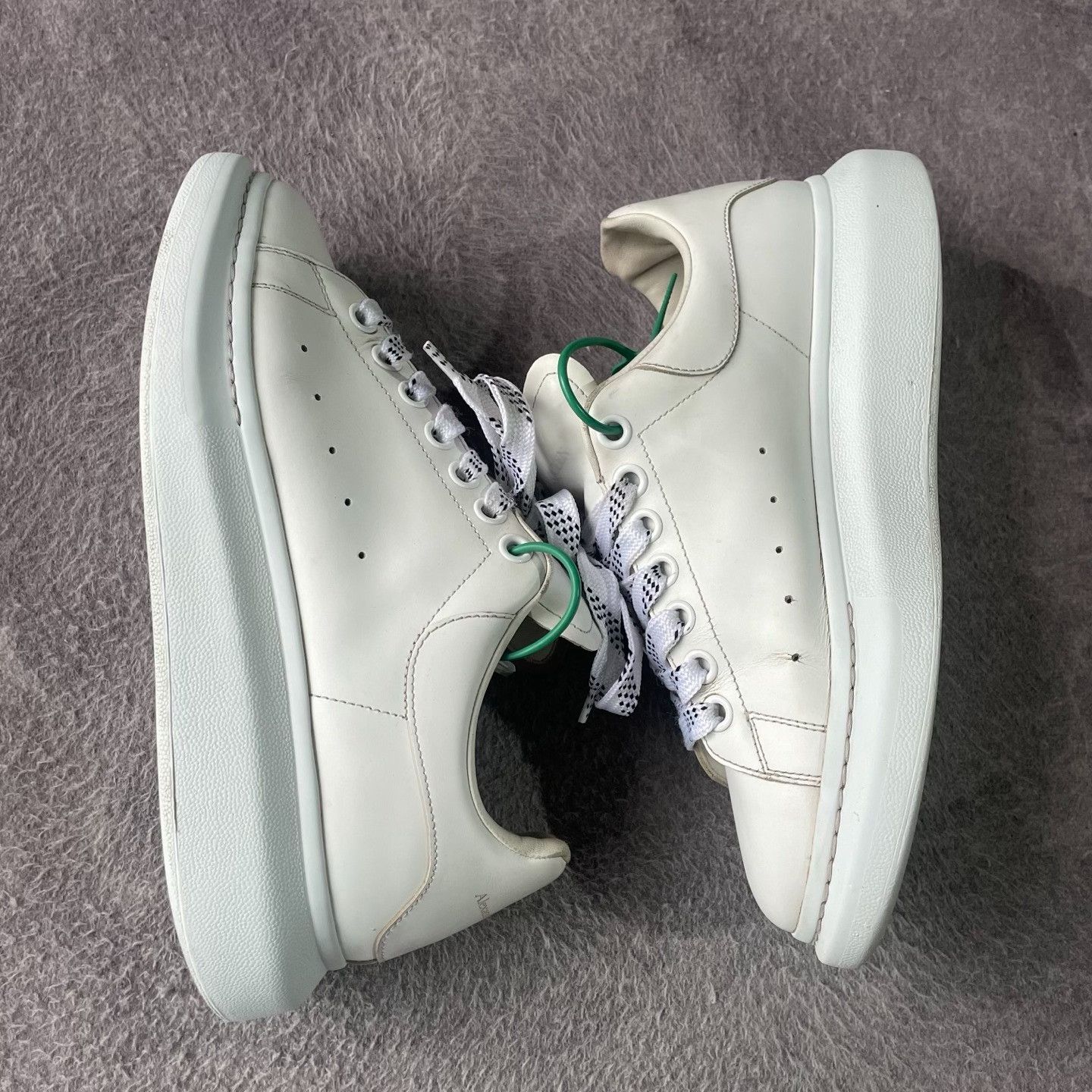 Alexander McQueen Alexander McQueen White Lowtop Sneakers 41 Men Size US 8.5 / EU 41-42 - 6 Thumbnail