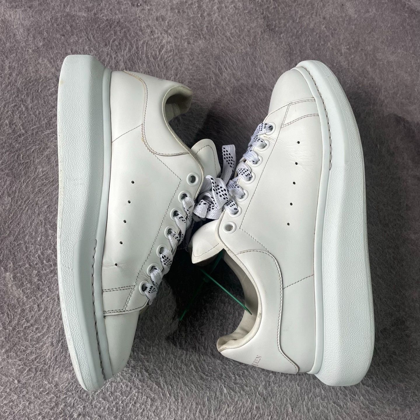 Alexander McQueen Alexander McQueen White Lowtop Sneakers 41 Men Size US 8.5 / EU 41-42 - 7 Thumbnail