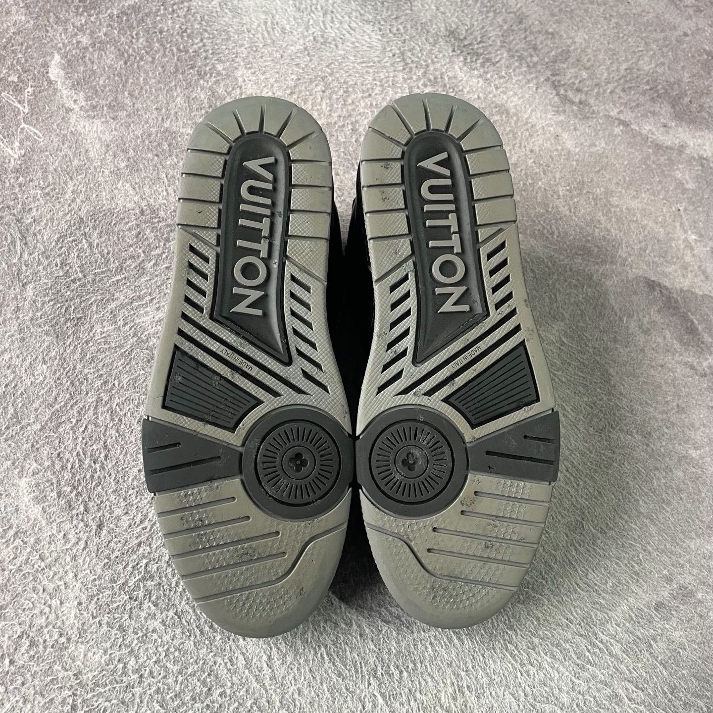 Louis Vuitton Louis Vuitton Collab Black Lowtop Sneakers 41 Men Size US 8.5 / EU 41-42 - 4 Thumbnail