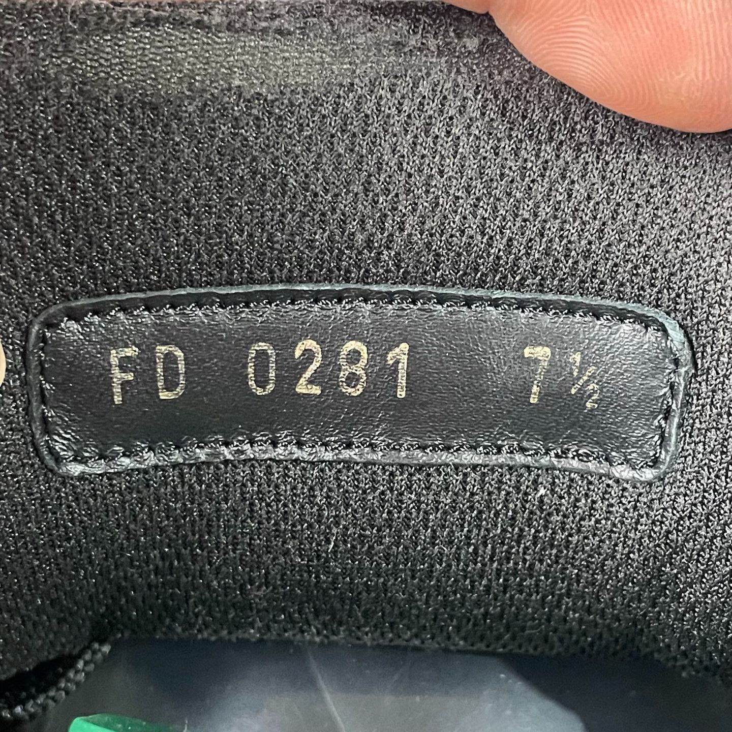 Louis Vuitton Louis Vuitton Collab Black Lowtop Sneakers 41 Men Size US 8.5 / EU 41-42 - 5 Thumbnail