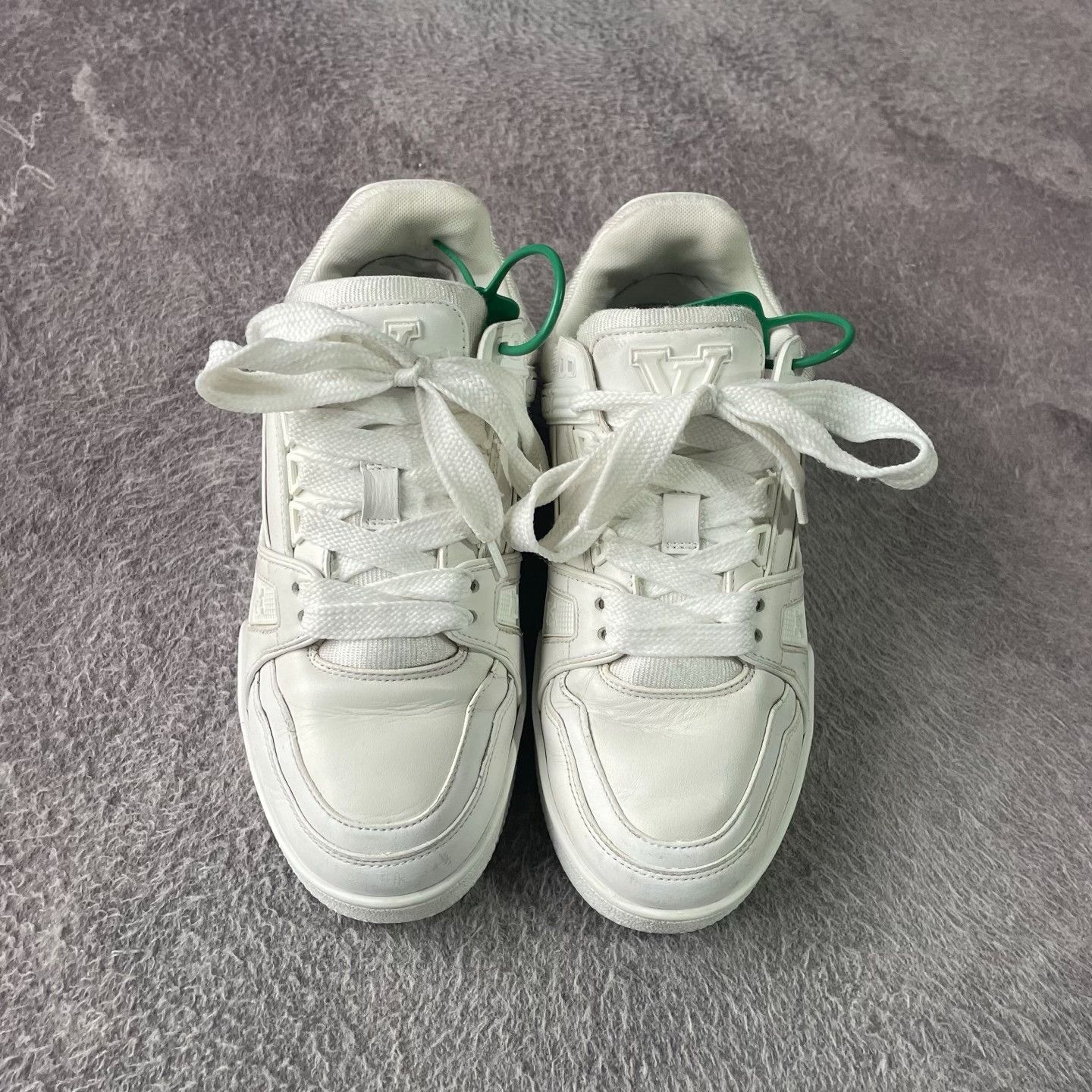 Louis Vuitton Louis Vuitton Training White Lowtop Sneakers 29 Women Size US 8 / IT 38 - 2 Thumbnail