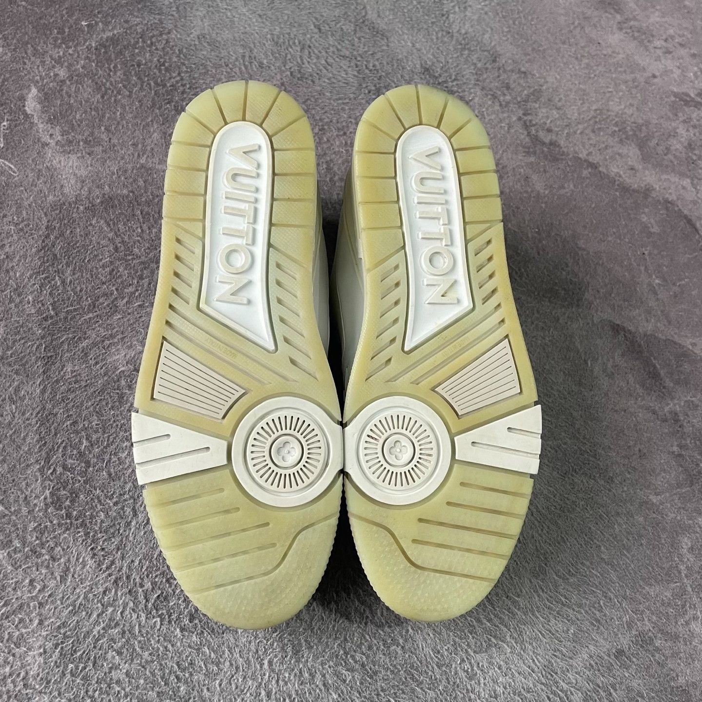 Louis Vuitton Louis Vuitton Training White Lowtop Sneakers 43 Men Size US 10 / EU 43 - 4 Thumbnail