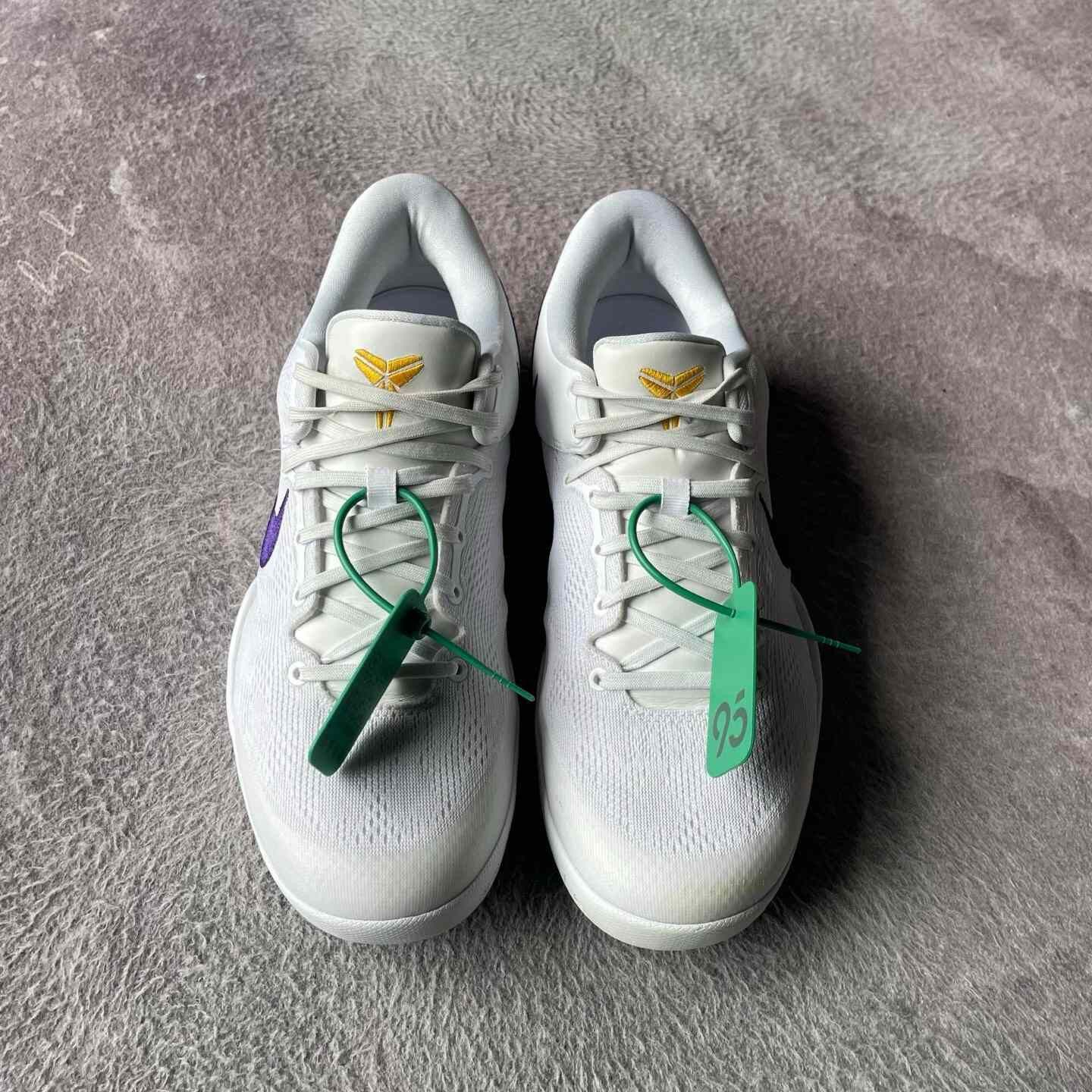 Nike Nike White Lowtop Sneakers 45 Men Size US 11.5 / EU 44-45 - 2 Thumbnail