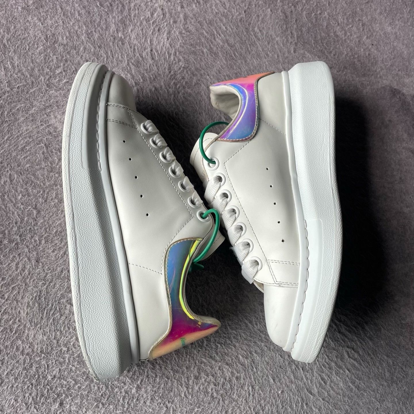 Alexander McQueen Alexander McQueen Laser White Lowtop Sneakers 37 Women Size US 6.5 / IT 36.5 - 6 Thumbnail