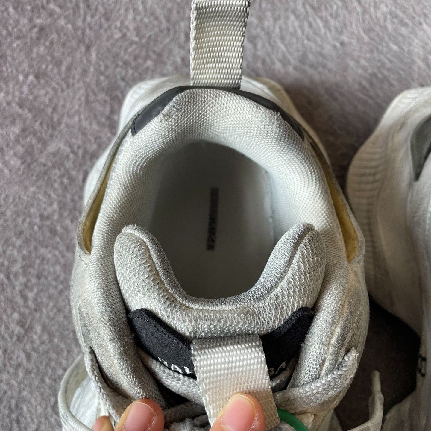 Balenciaga Balenciaga Cargo White Lowtop Sneakers 43 Men Size US 10 / EU 43 - 9 Thumbnail