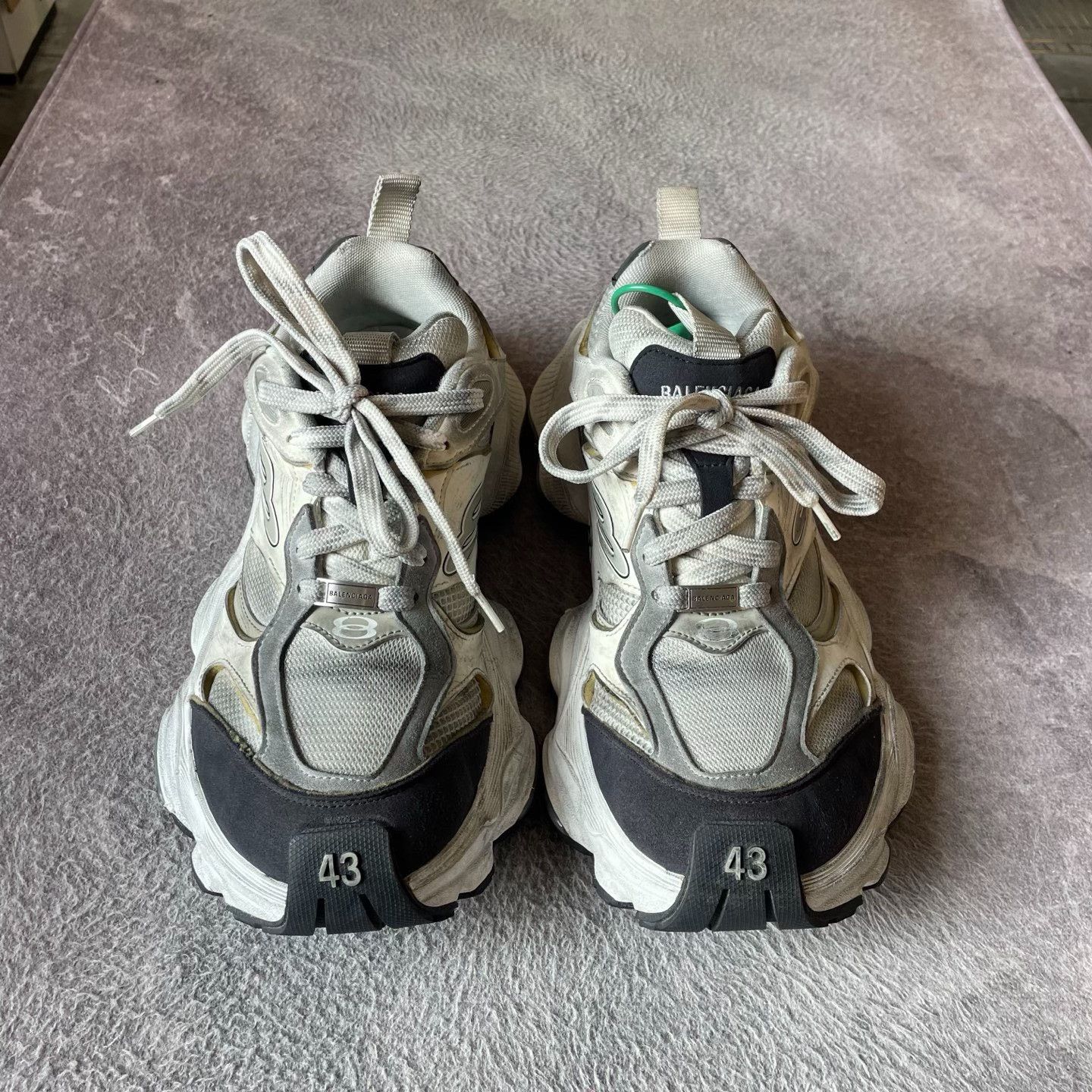 Balenciaga Balenciaga Cargo White Lowtop Sneakers 43 Men Size US 10 / EU 43 - 2 Thumbnail