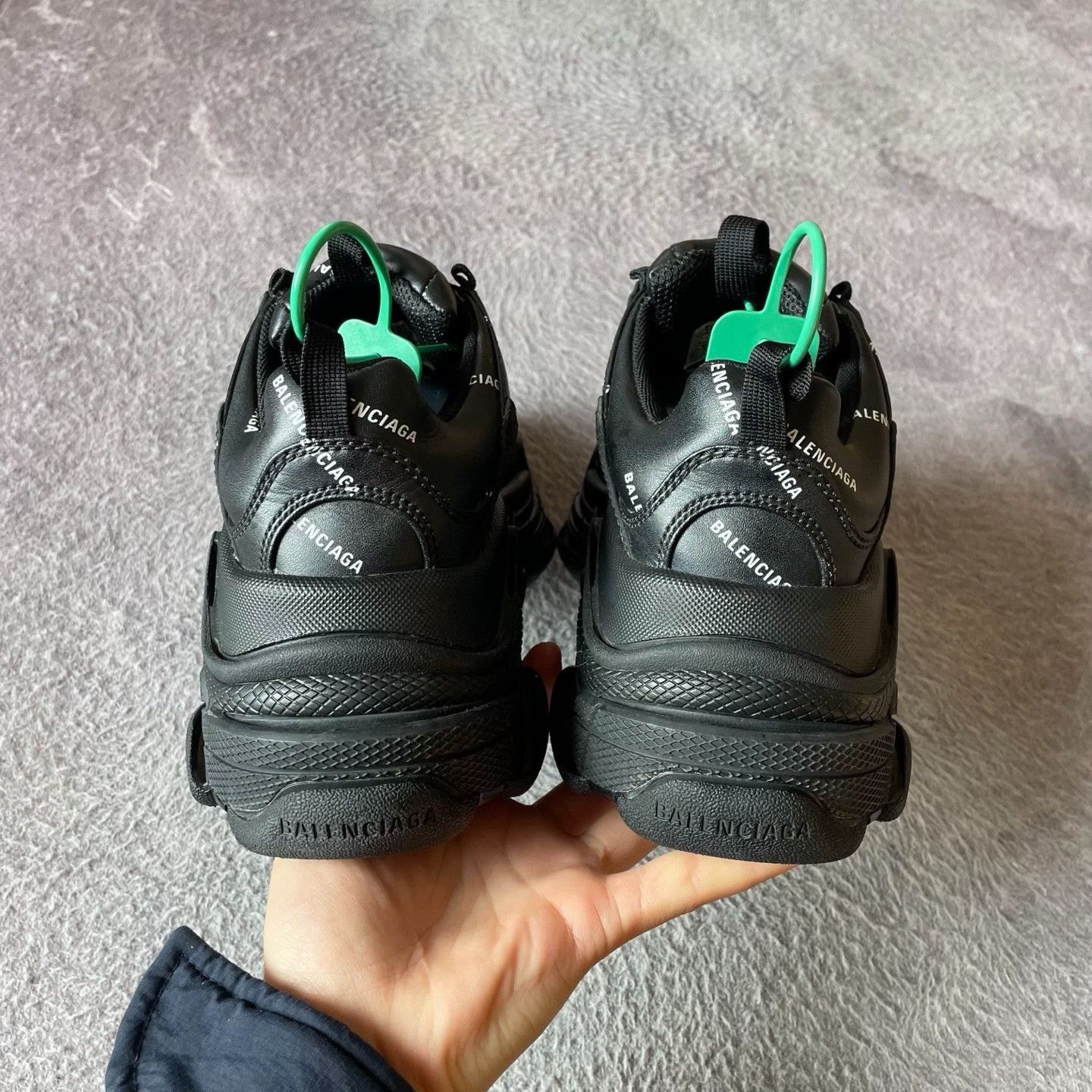 Balenciaga Balenciaga Black Lowtop Sneakers S Women Size US 6 / IT 36 - 3 Thumbnail