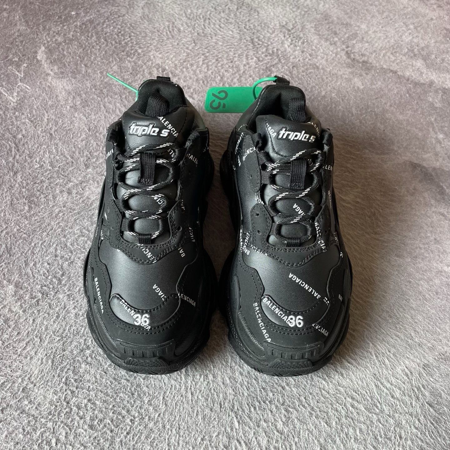 Balenciaga Balenciaga Black Lowtop Sneakers S Women Size US 6 / IT 36 - 2 Thumbnail