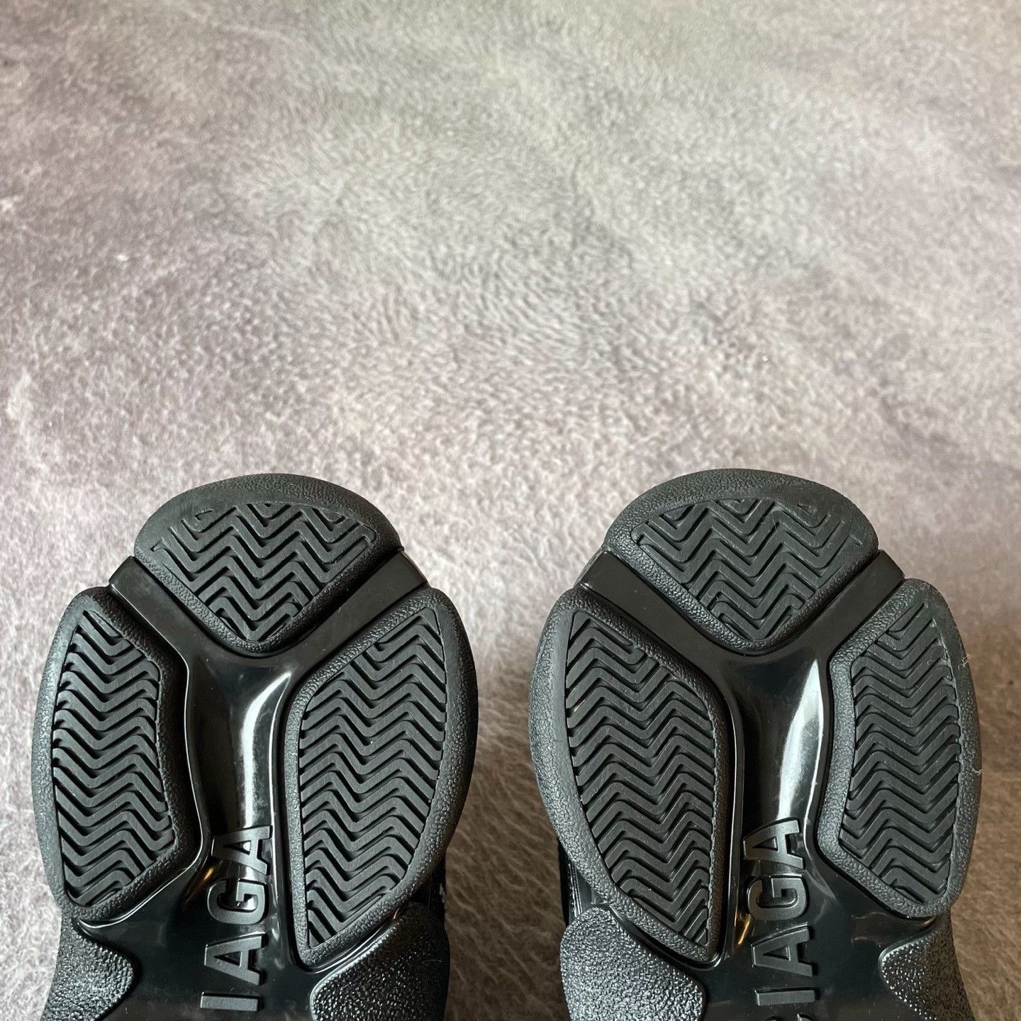 Balenciaga Balenciaga Black Lowtop Sneakers S Women Size US 6 / IT 36 - 5 Thumbnail
